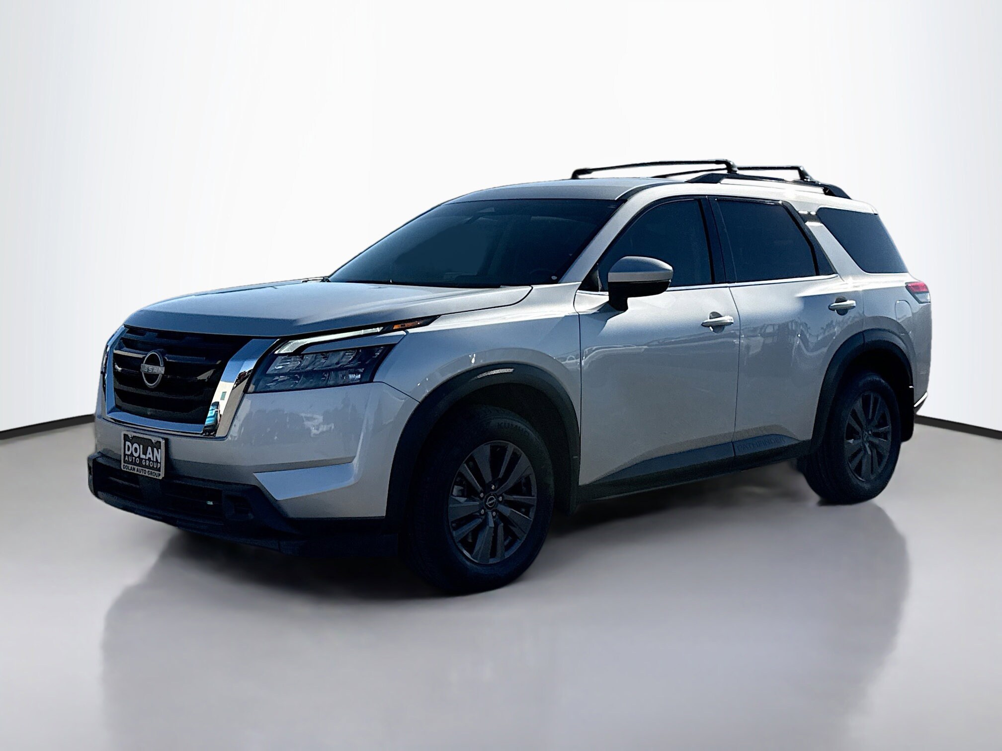 2023 Nissan Pathfinder SV 4x4 photo 2
