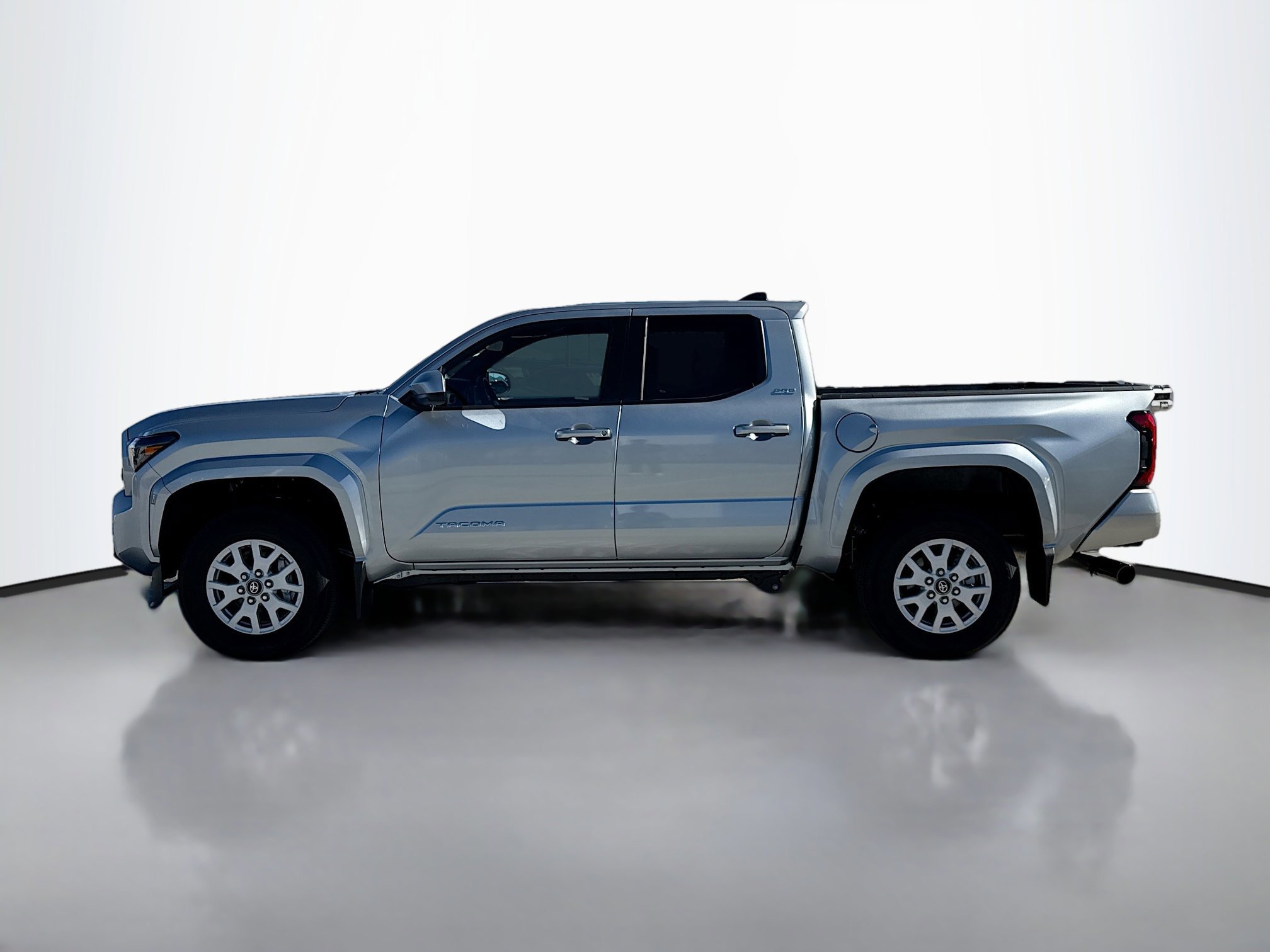 2025 Toyota Tacoma SR5 Double Cab photo 2