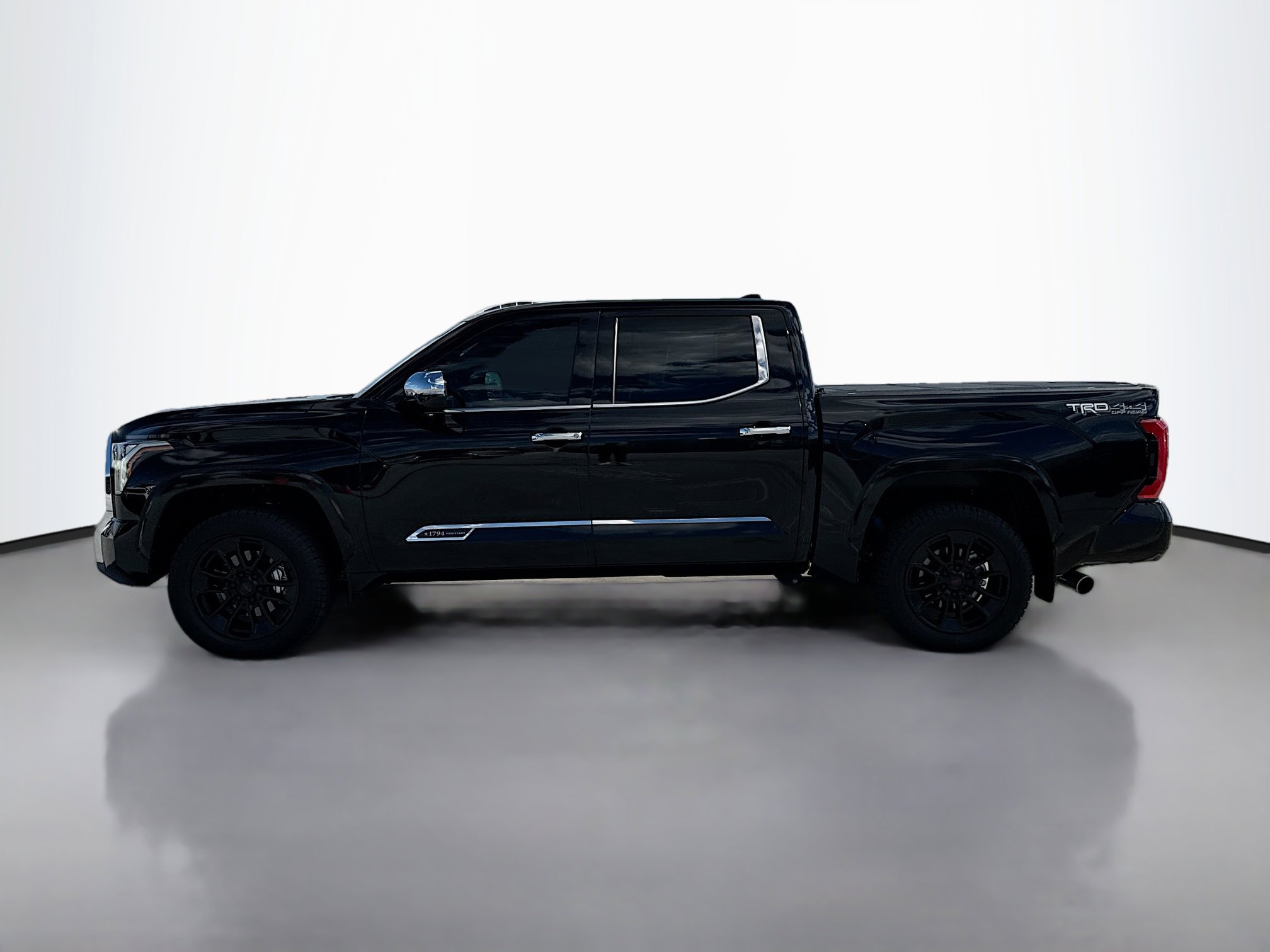2023 Toyota Tundra 1794 Edition CrewMax photo 3