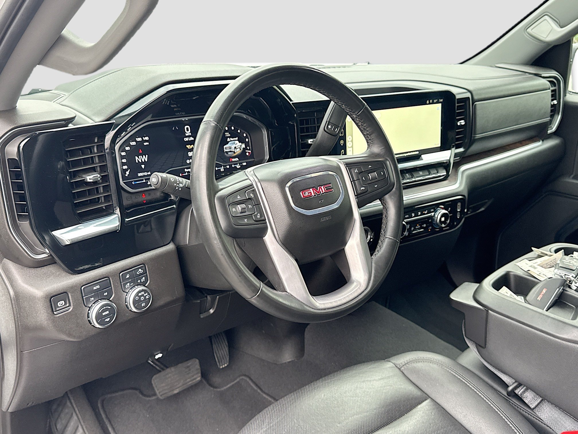 2024 GMC Sierra 1500 SLT - Photo 8