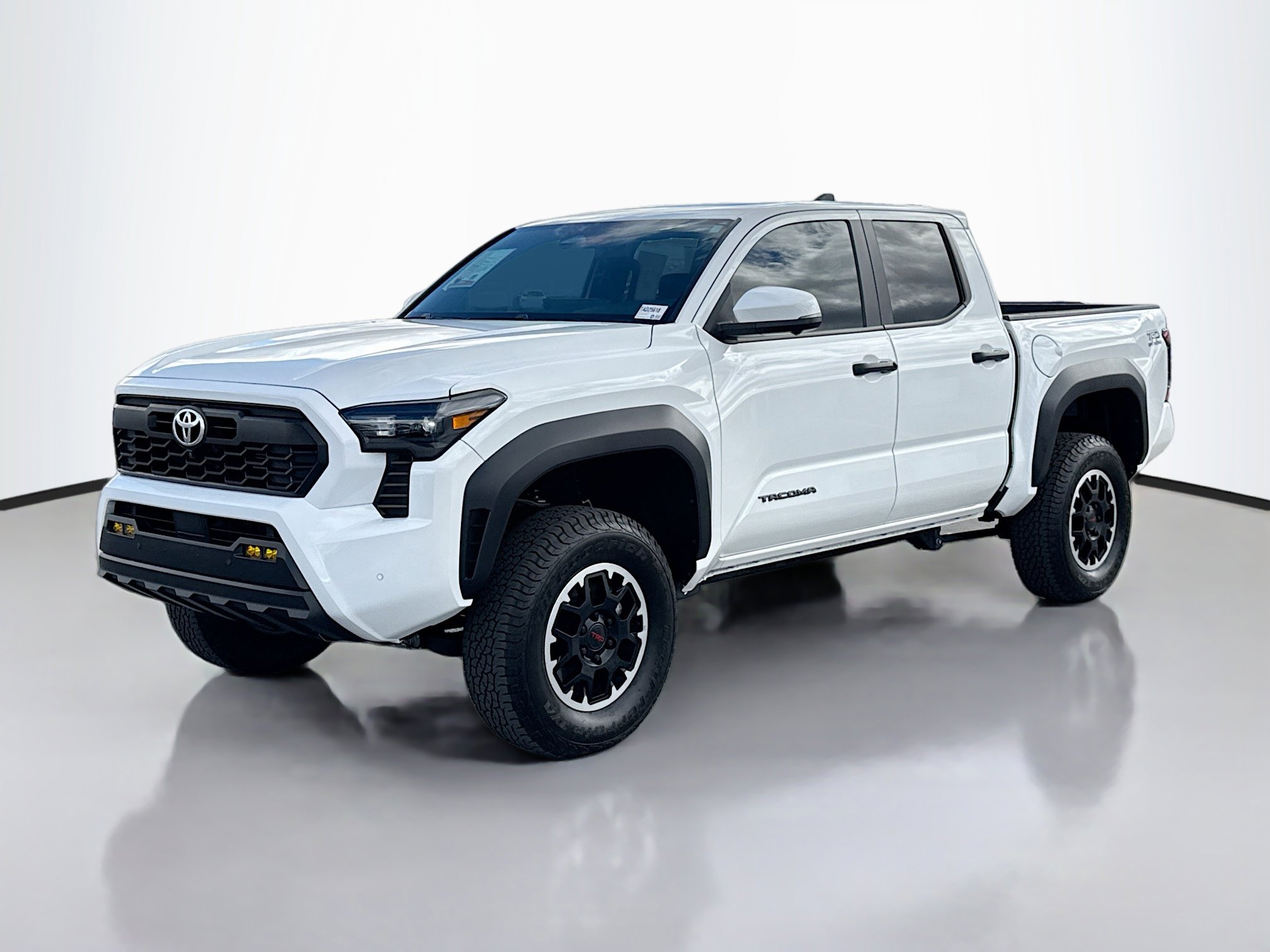 2024 Toyota Tacoma TRD Off-Road photo 2