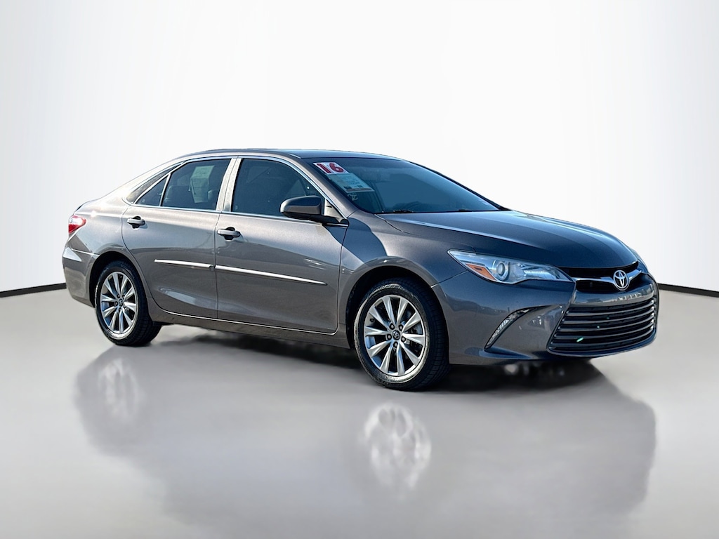 Used 2016 Toyota Camry XLE Sedan