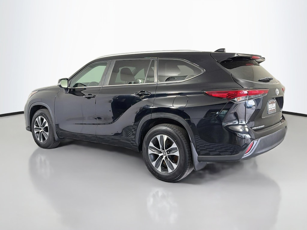 Used 2023 Toyota Highlander XLE SUV