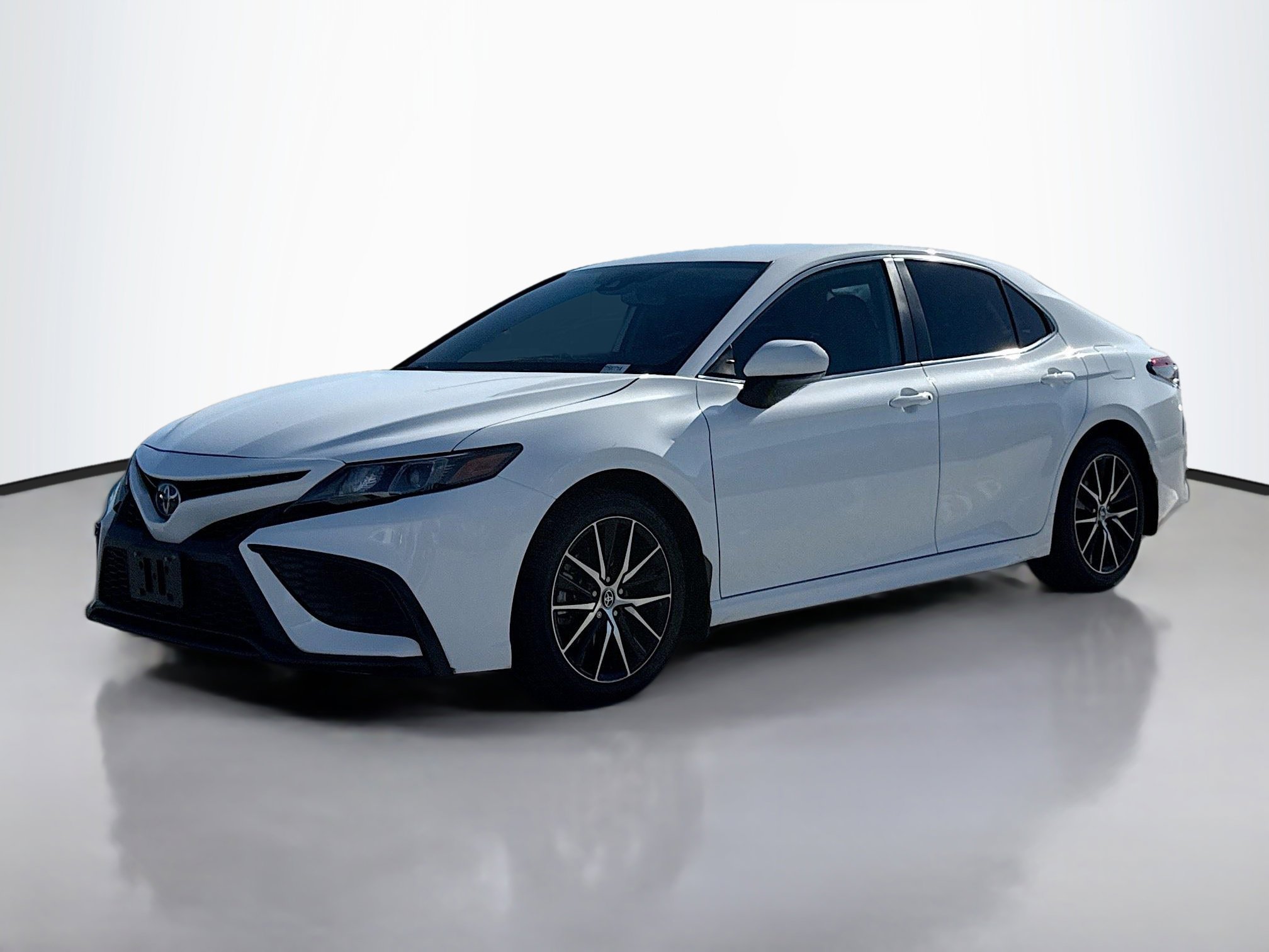 2024 Toyota Camry SE photo 2