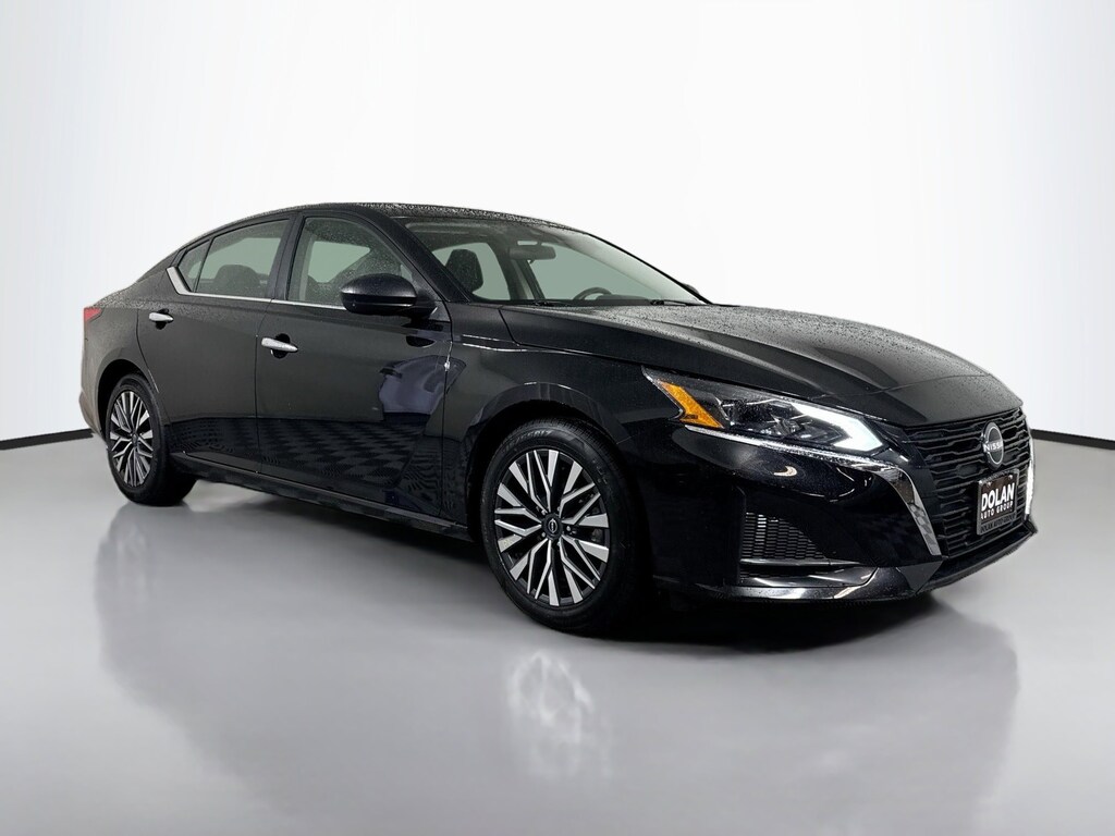 Used 2025 Nissan Altima 2.5 SV Sedan