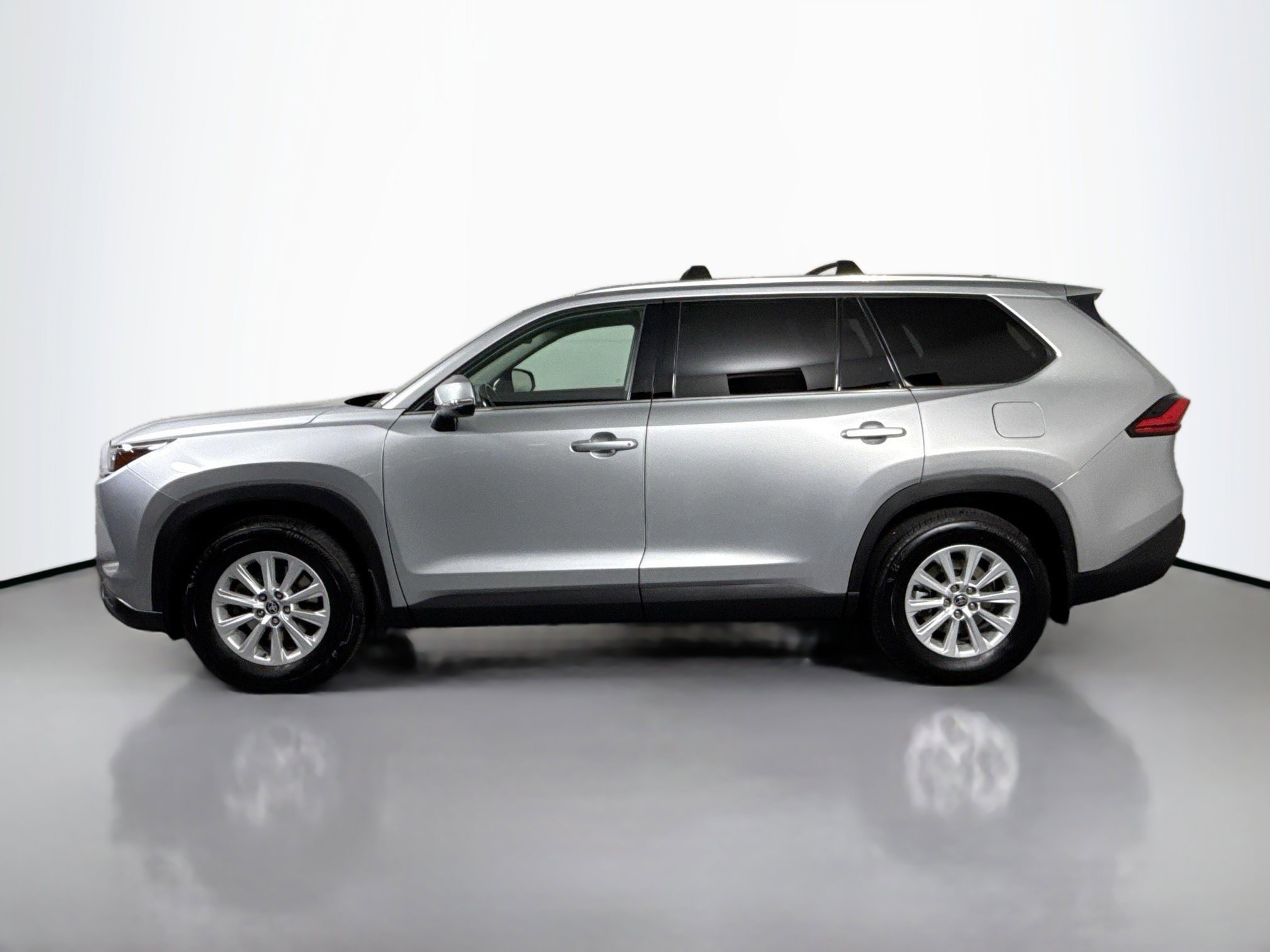2024 Toyota Grand Highlander XLE photo 2