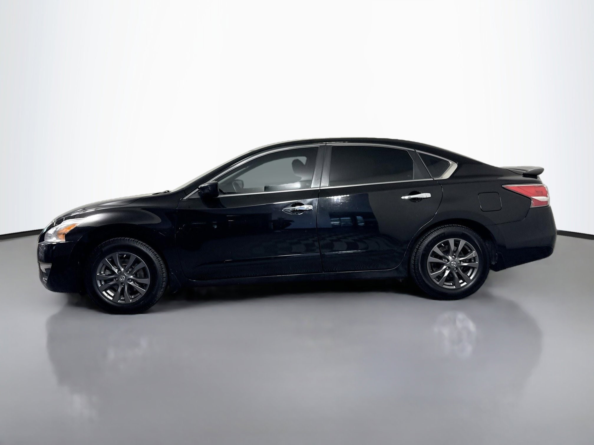 Used 2015 Nissan Altima S with VIN 1N4AL3AP5FC582103 for sale in Reno, NV
