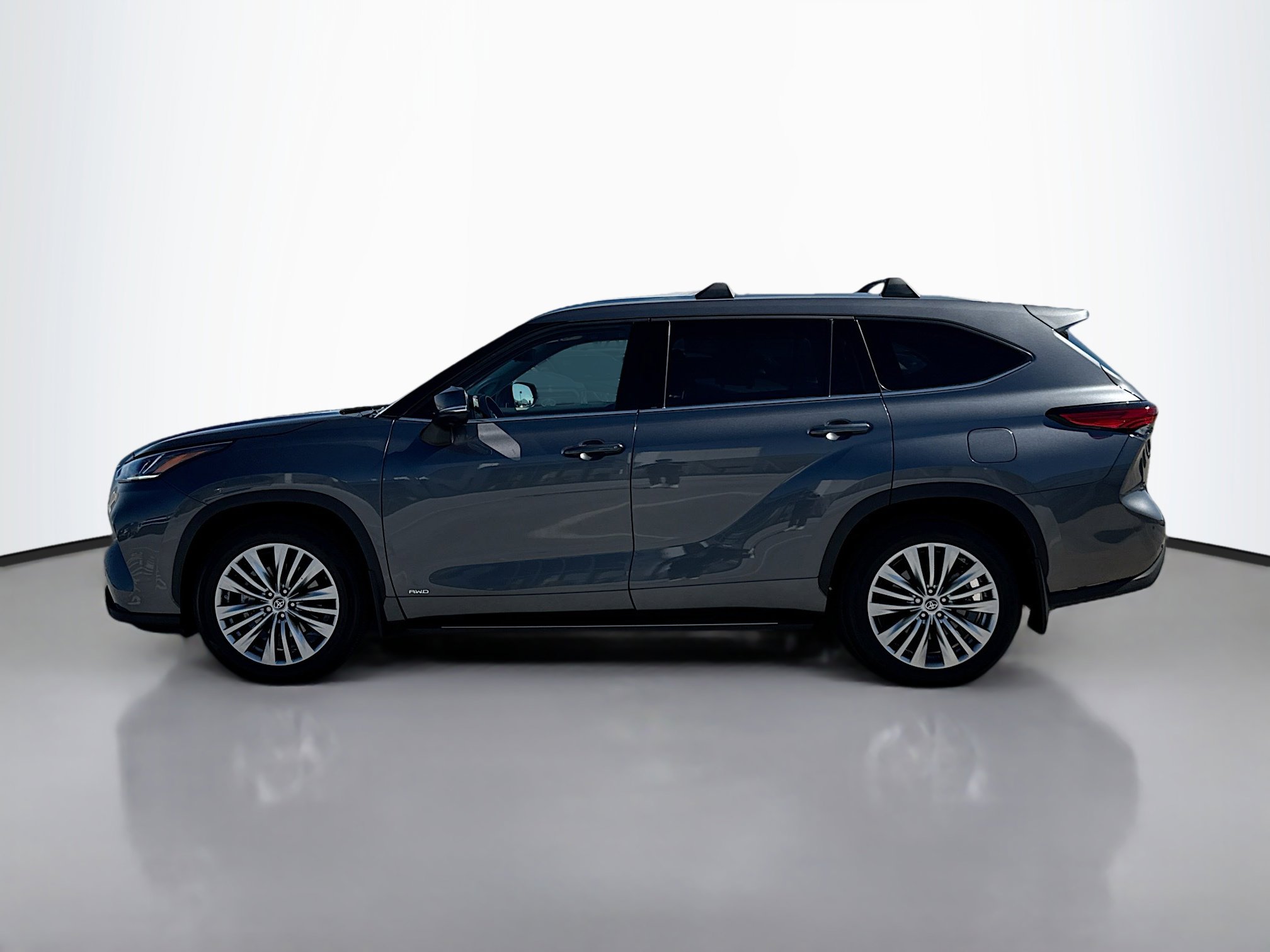 2023 Toyota Highlander Hybrid Platinum photo 3