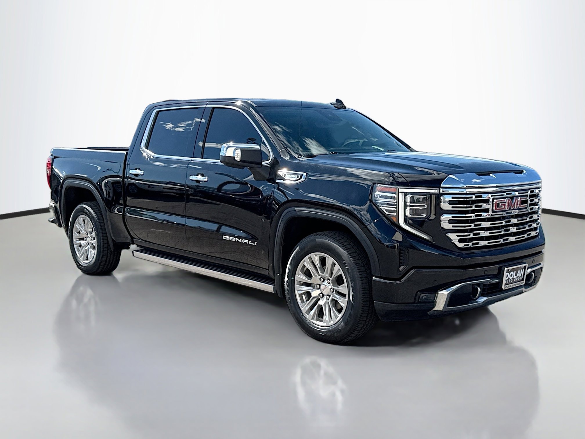 2023 GMC Sierra 4WD Crew Cab Short Box Denali's photo