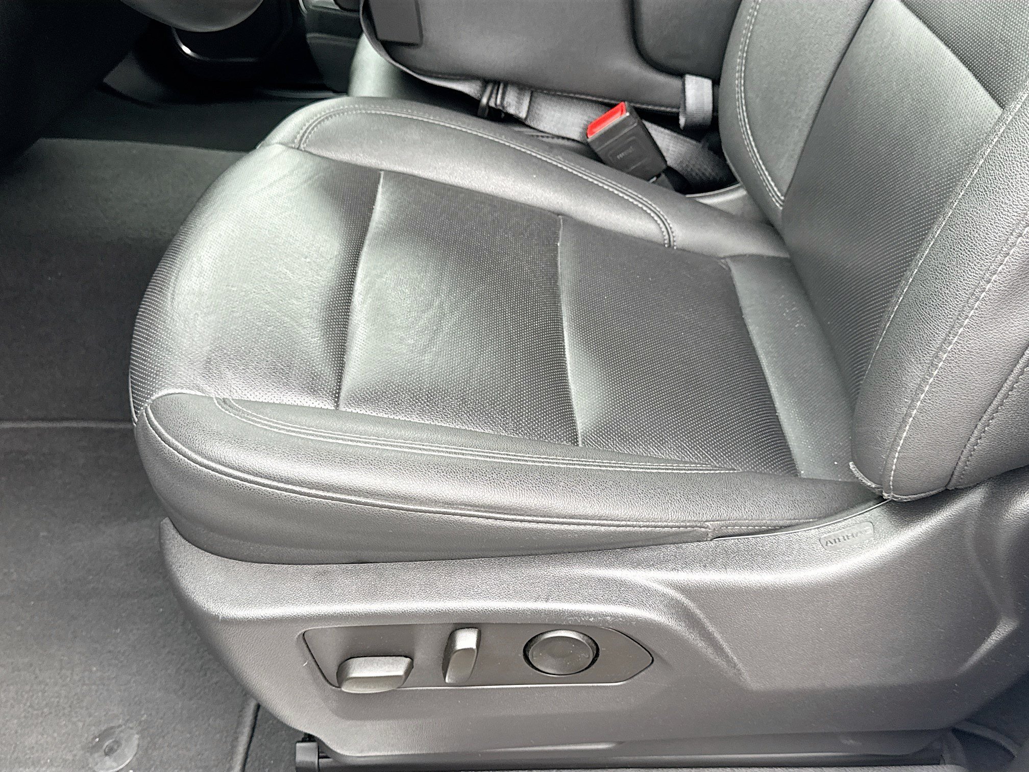 2024 GMC Sierra 1500 SLT - Photo 35