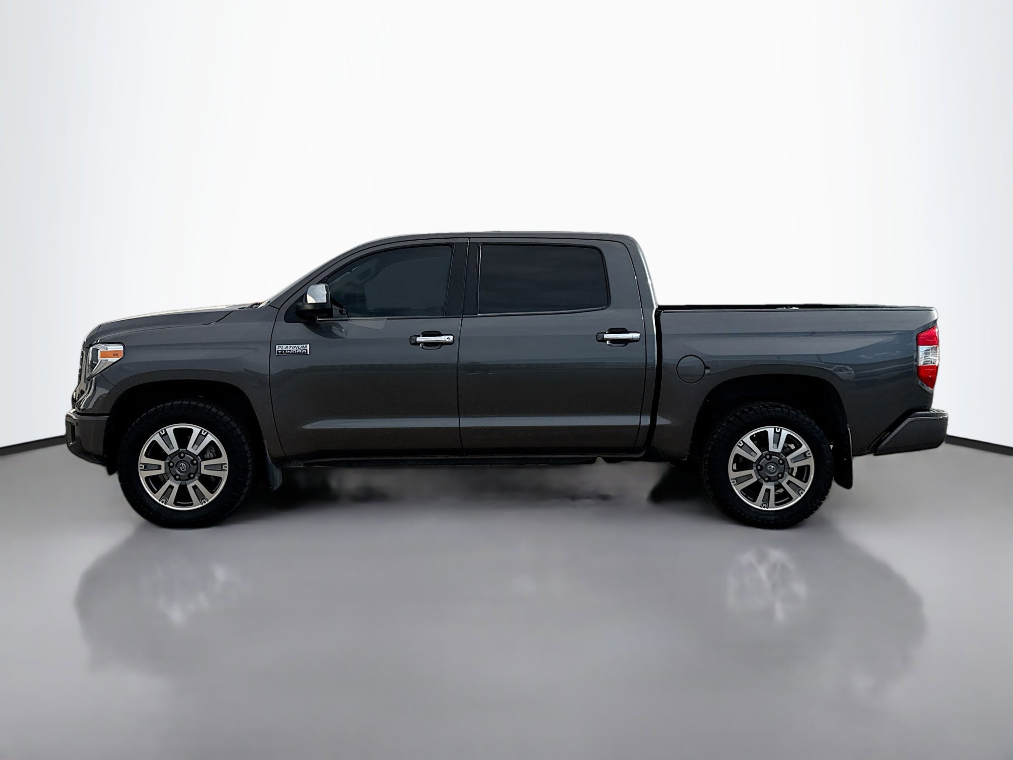 2021 Toyota Tundra Platinum CrewMax photo 2