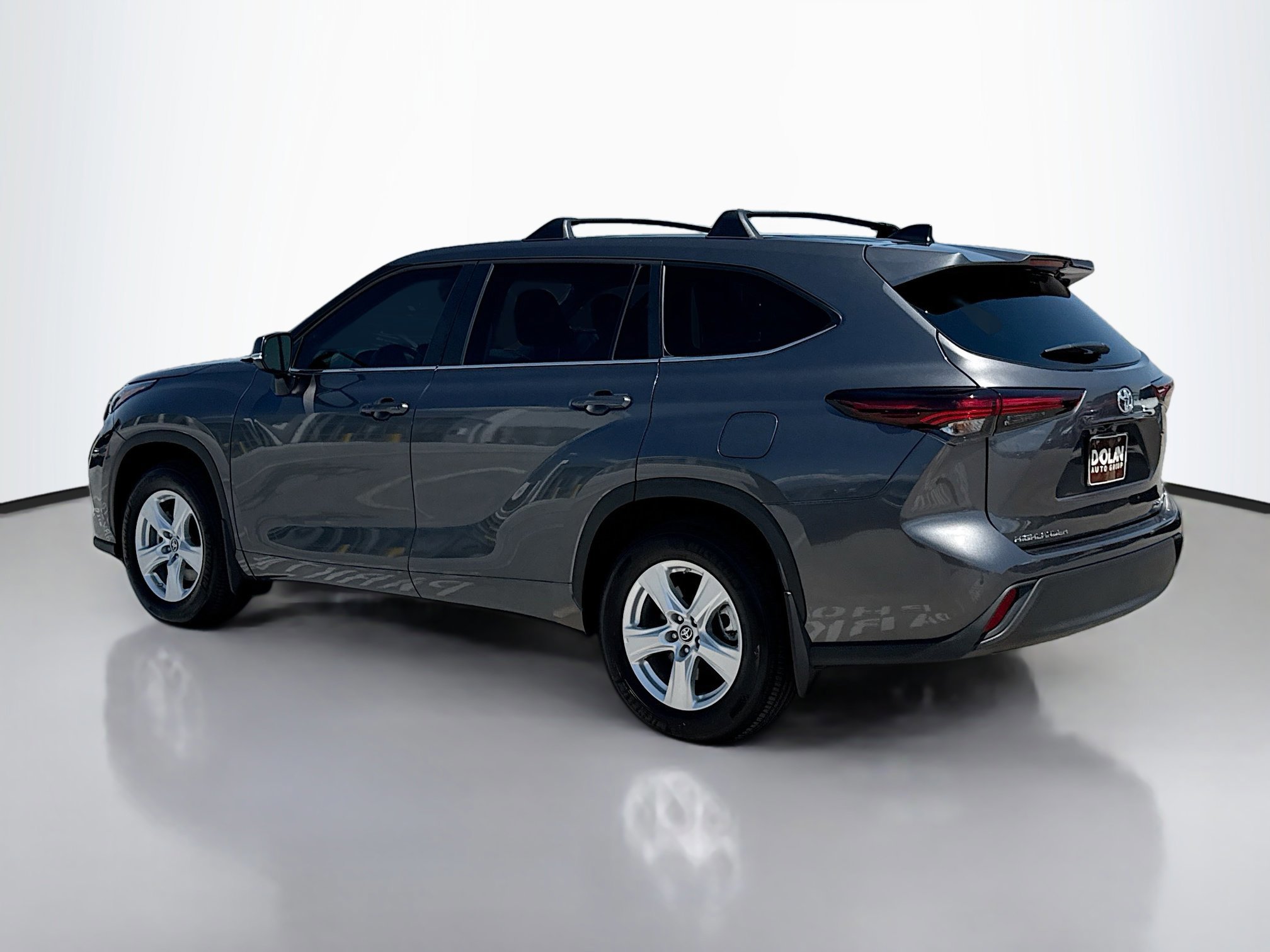 2024 Toyota Highlander LE photo 3