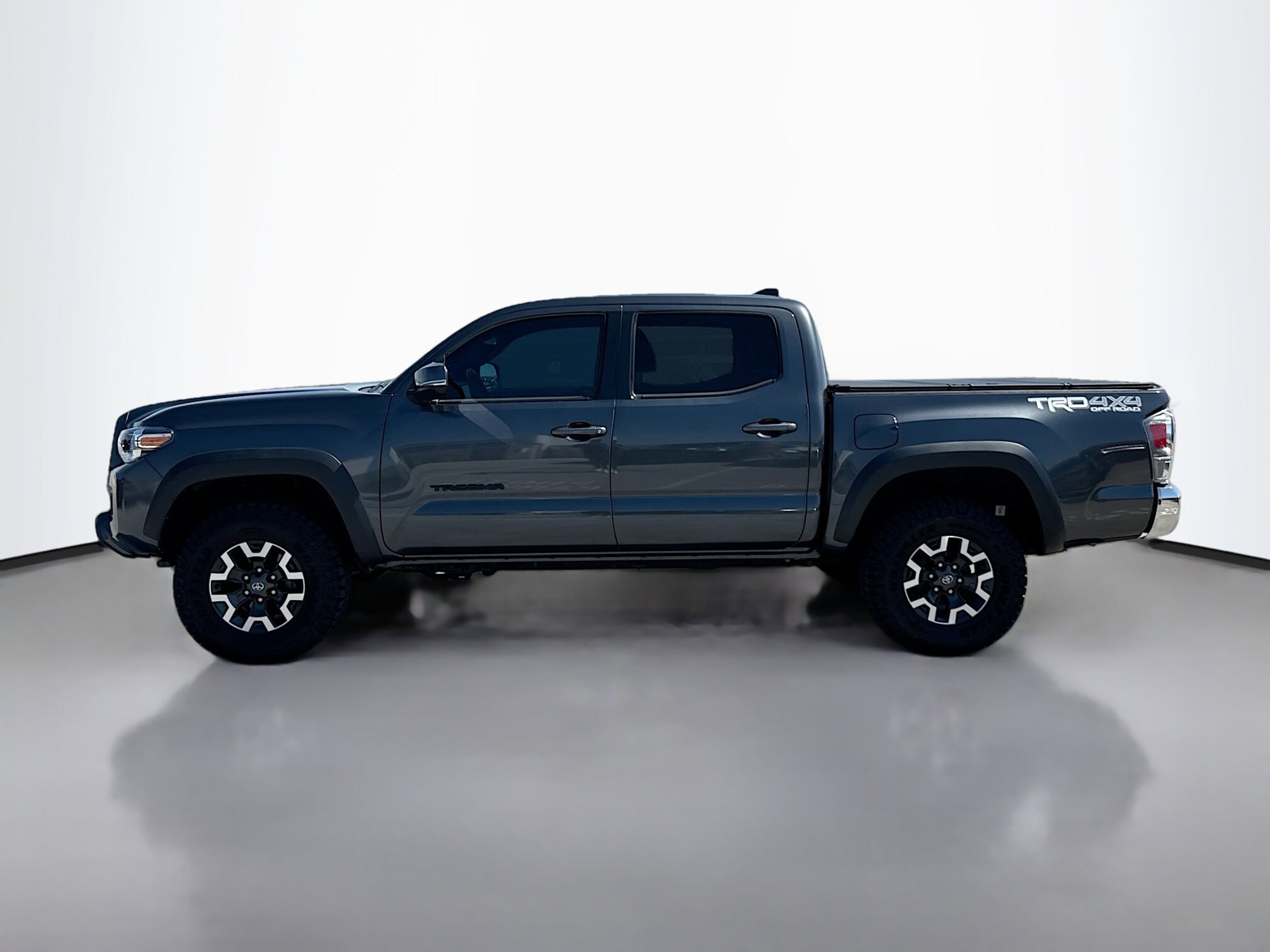2022 Toyota Tacoma TRD Off-Road Double Cab photo 3