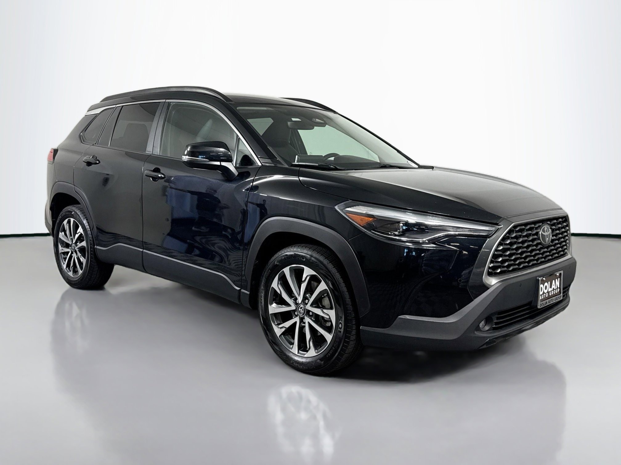 2023 Toyota Corolla Cross XLE AWD's photo