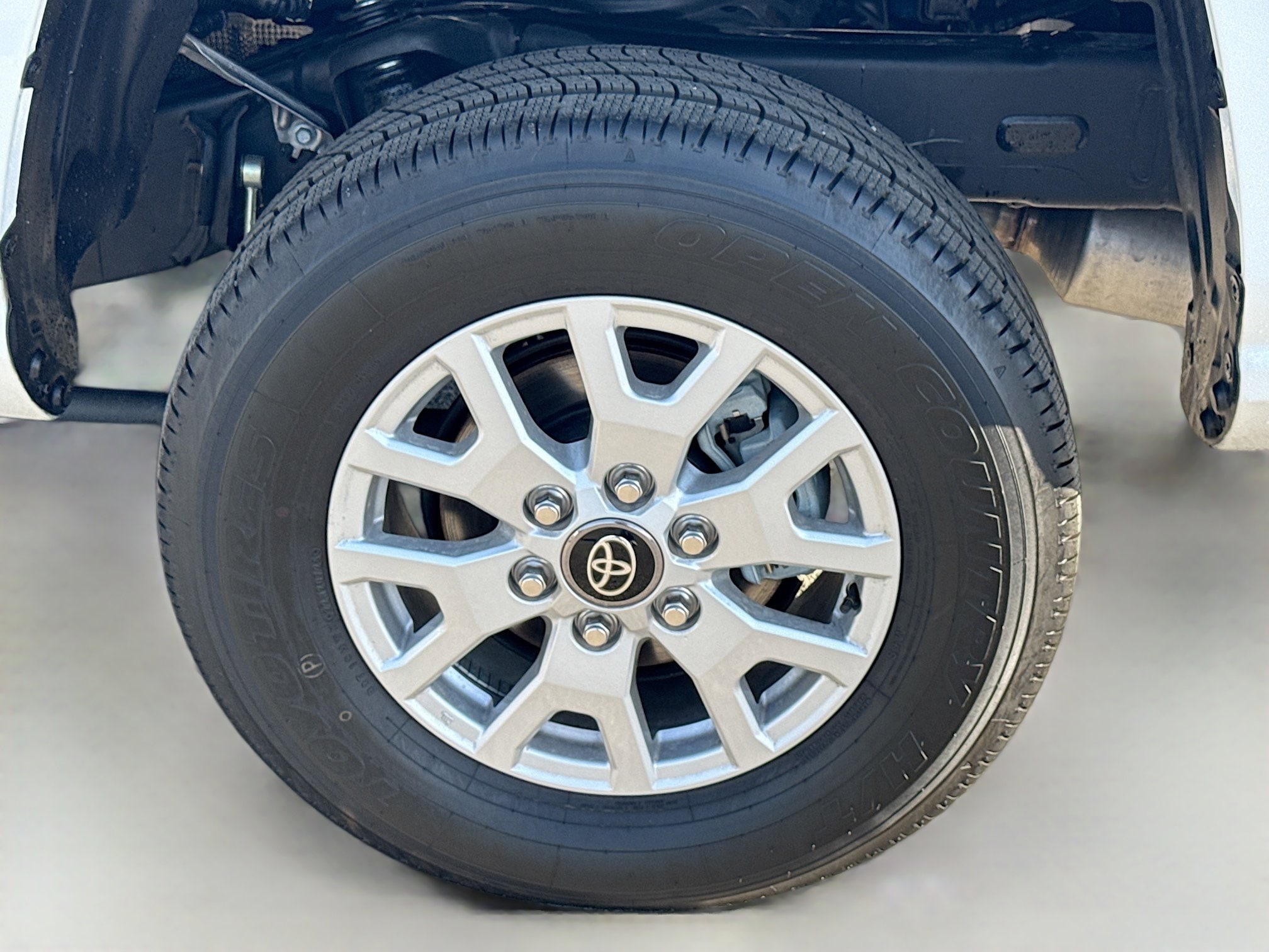 2025 Toyota Tacoma SR5 - Photo 37