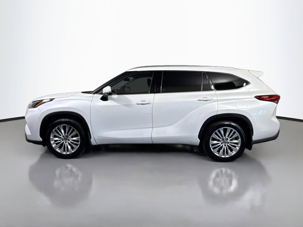 Used 2023 Toyota Highlander Platinum SUV