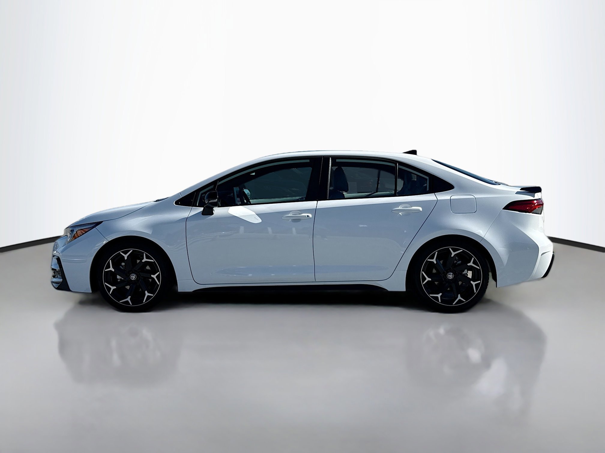 2025 Toyota Corolla SE photo 2