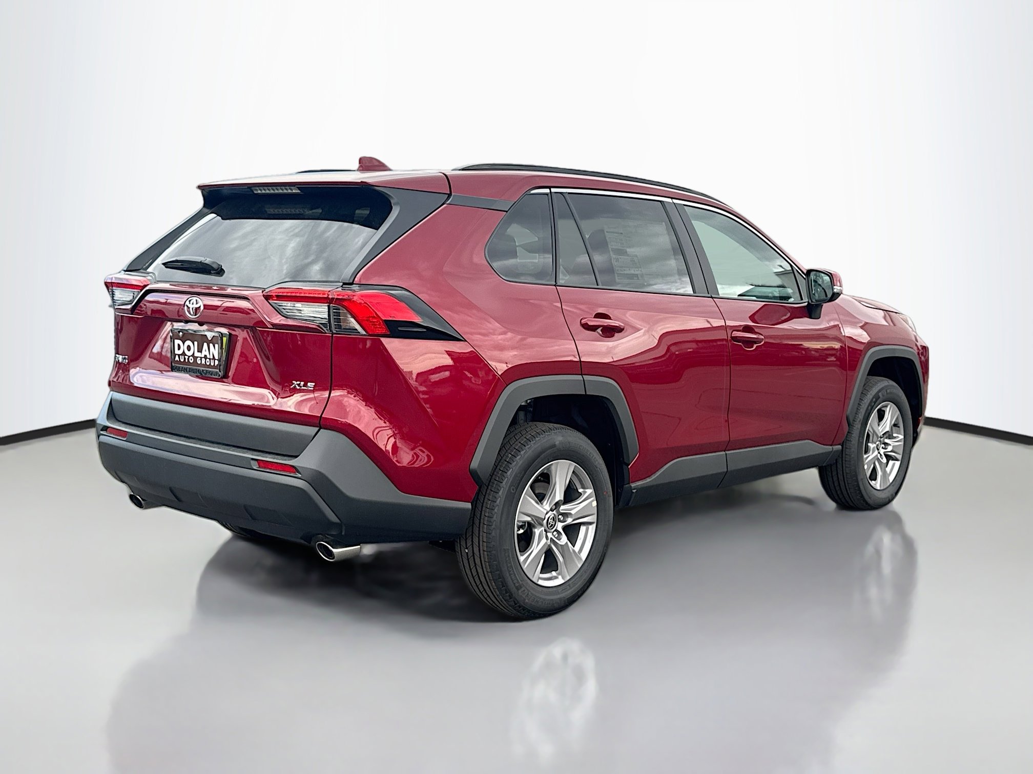 2025 Toyota RAV4 XLE photo 4