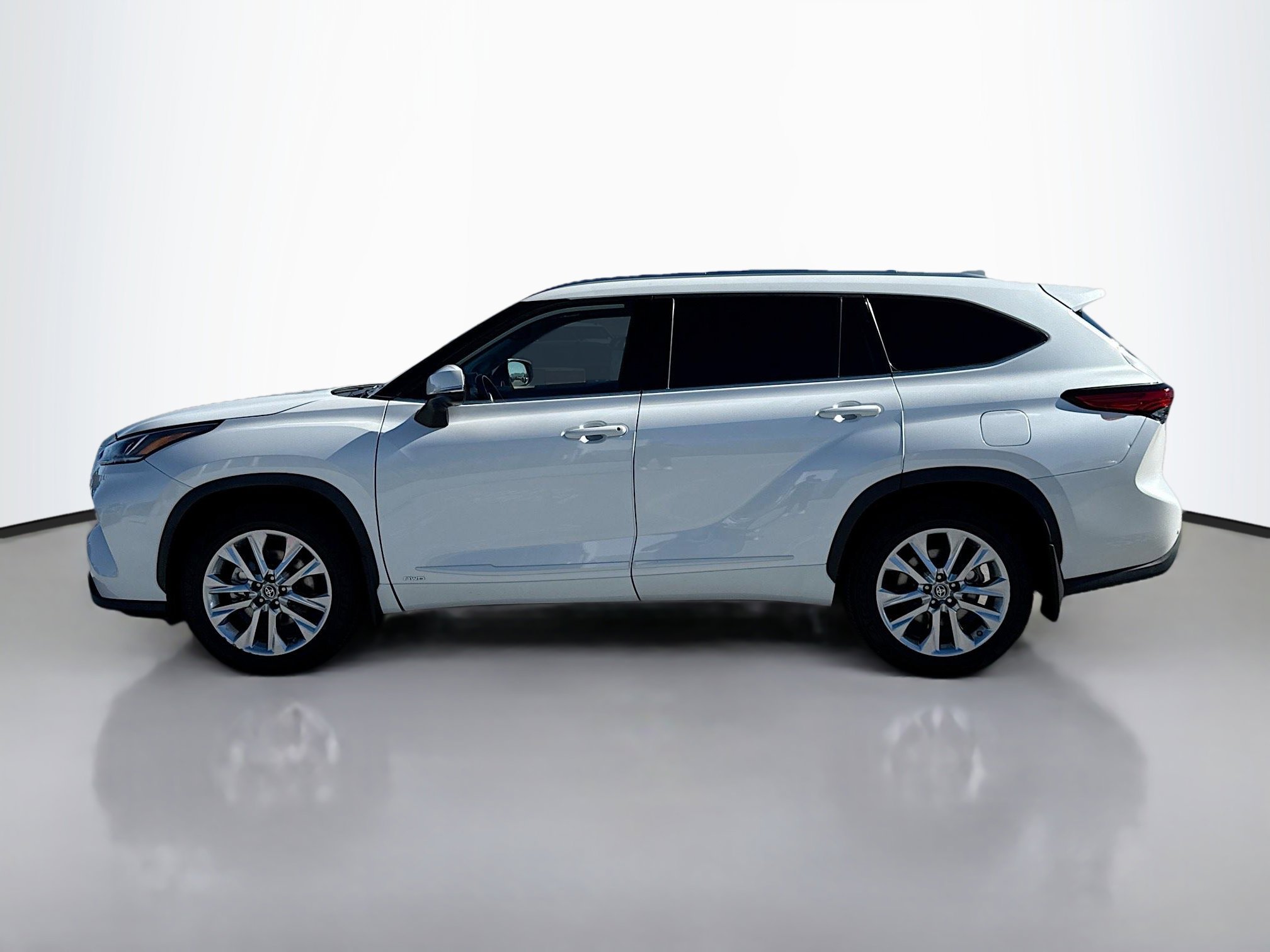 2023 Toyota Highlander Hybrid Limited photo 3