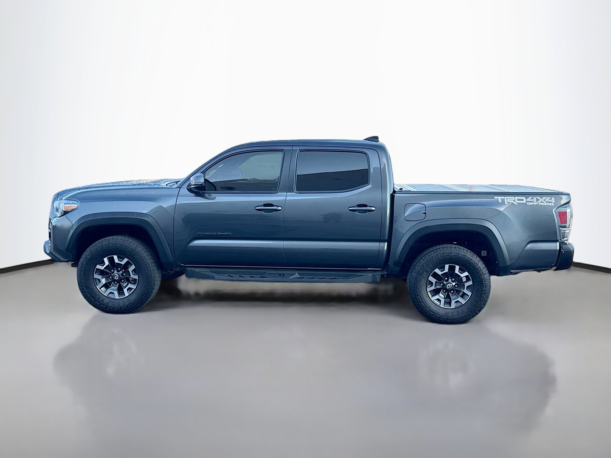 2023 Toyota Tacoma TRD Off-Road Double Cab photo 2