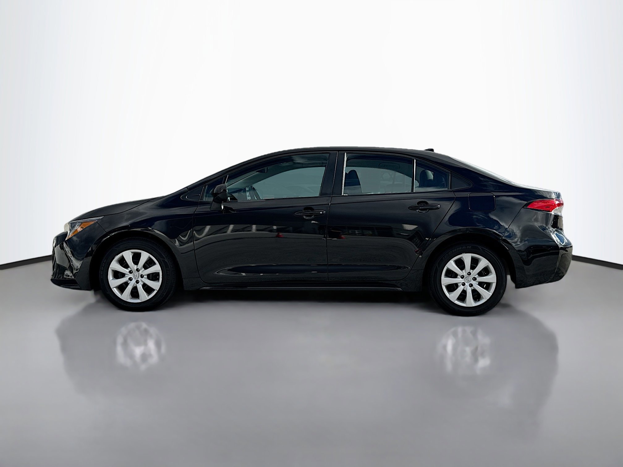 2024 Toyota Corolla LE photo 2