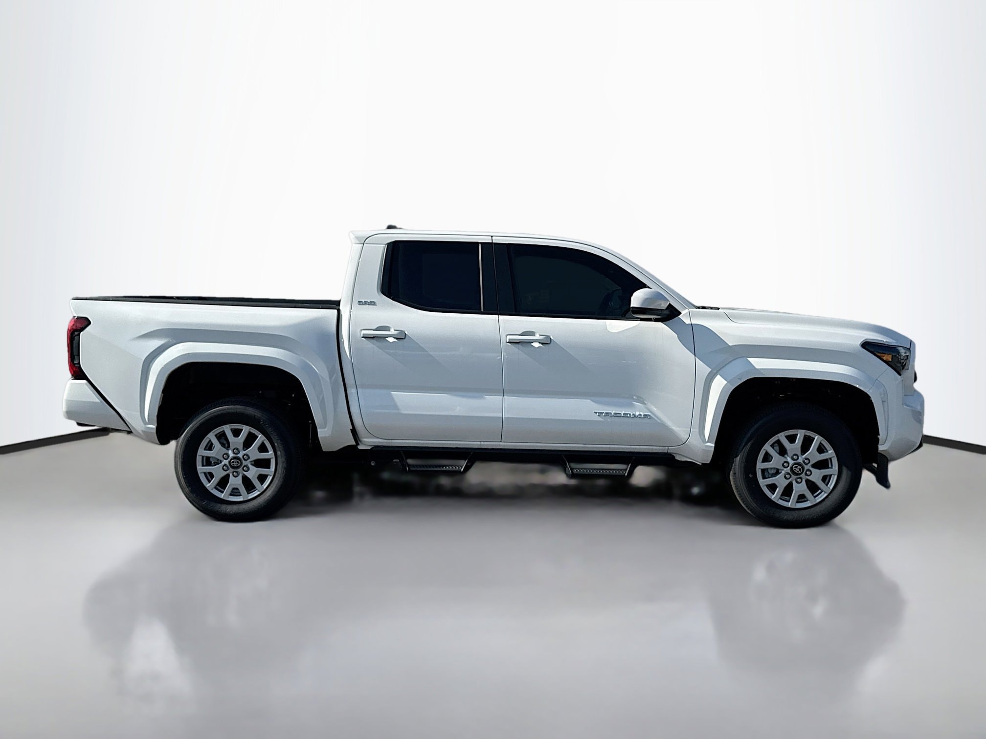 2025 Toyota Tacoma SR5 - Photo 6