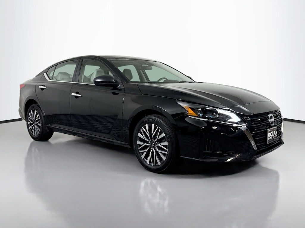 Used 2025 Nissan Altima 2.5 SV Sedan