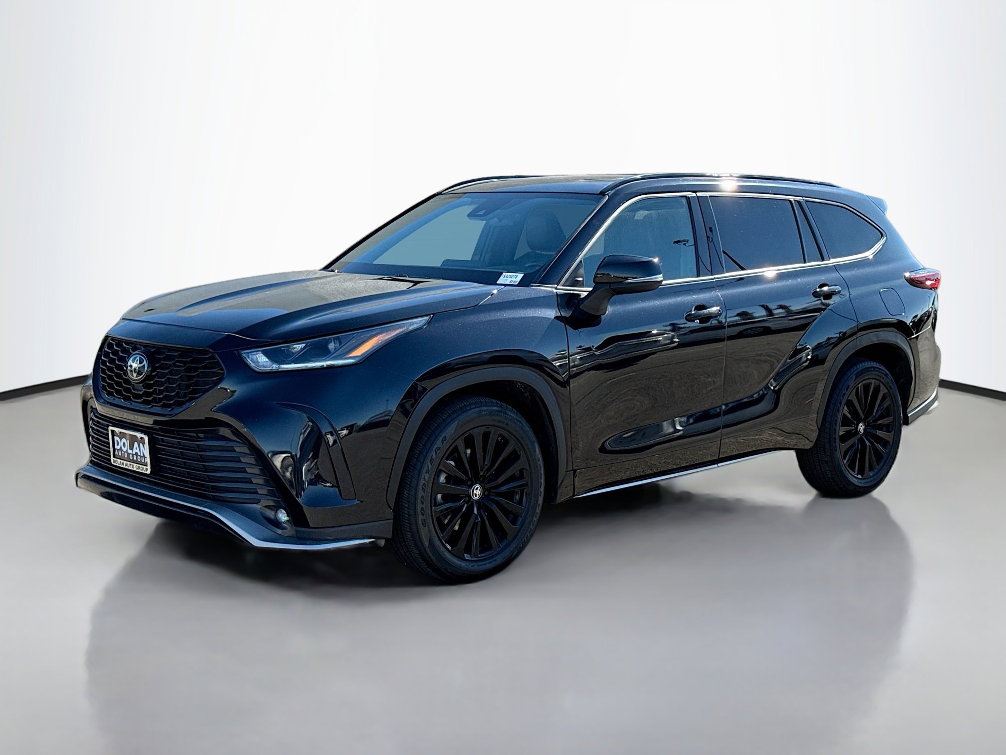 2024 Toyota Highlander XSE photo 2