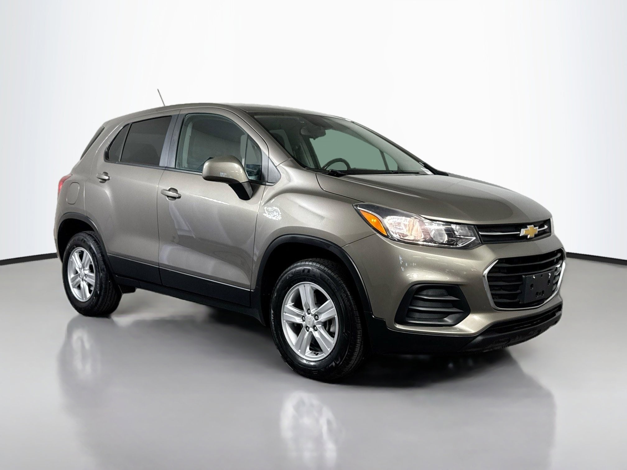 2022 Chevrolet Trax LS AWD's photo
