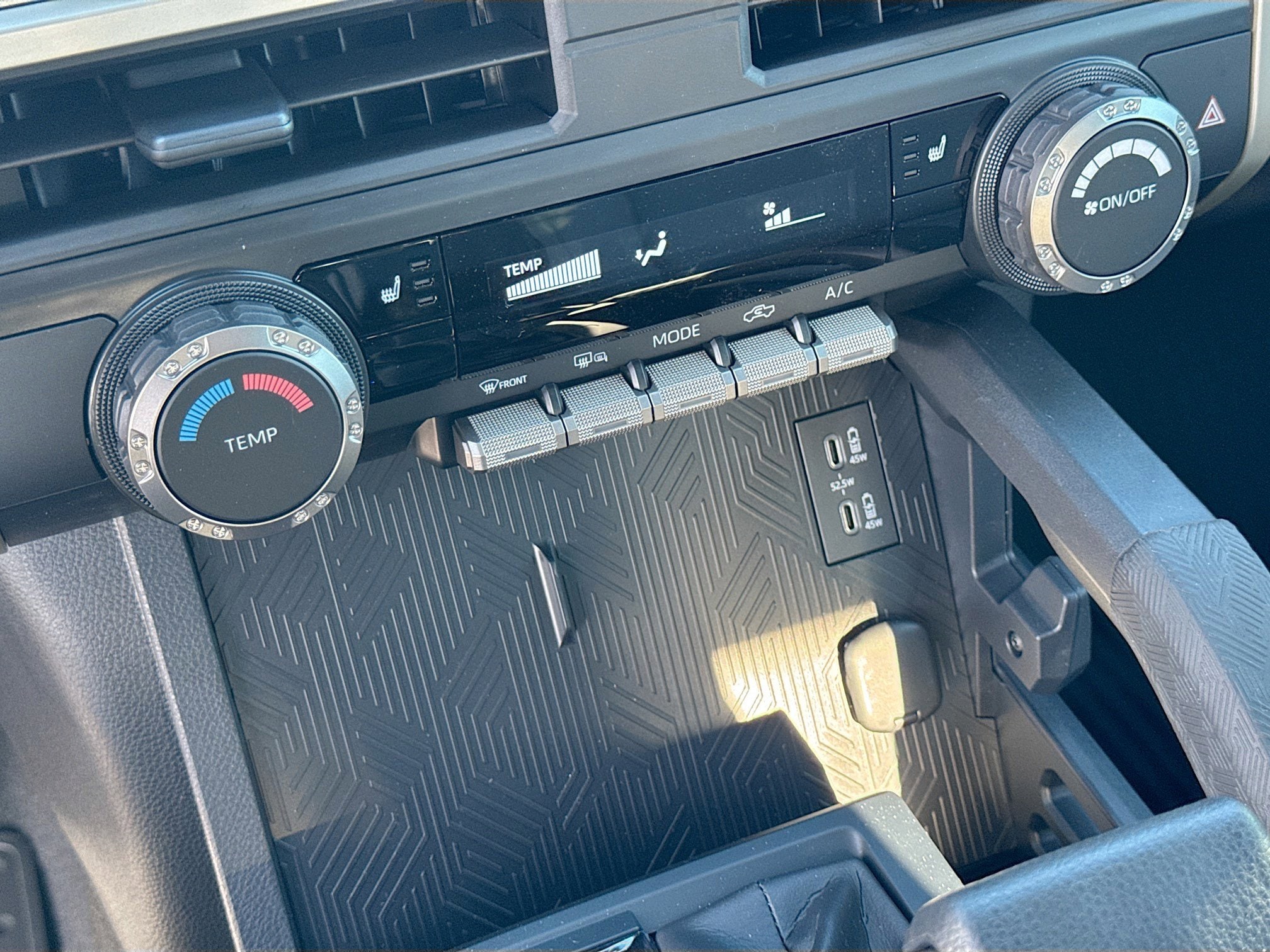 2025 Toyota Tacoma SR5 - Photo 20