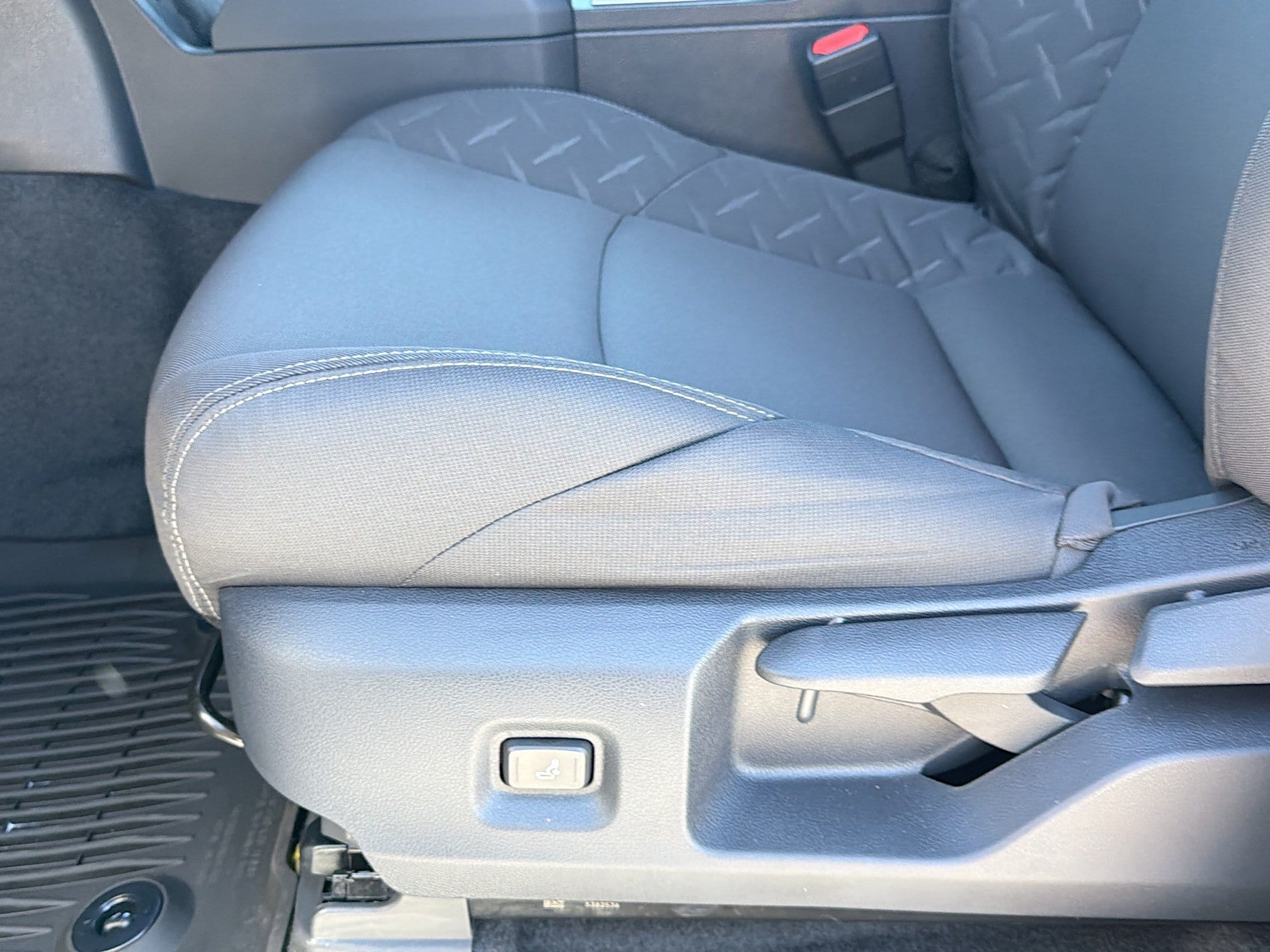 2026 Toyota Tacoma SR5 - Photo 35