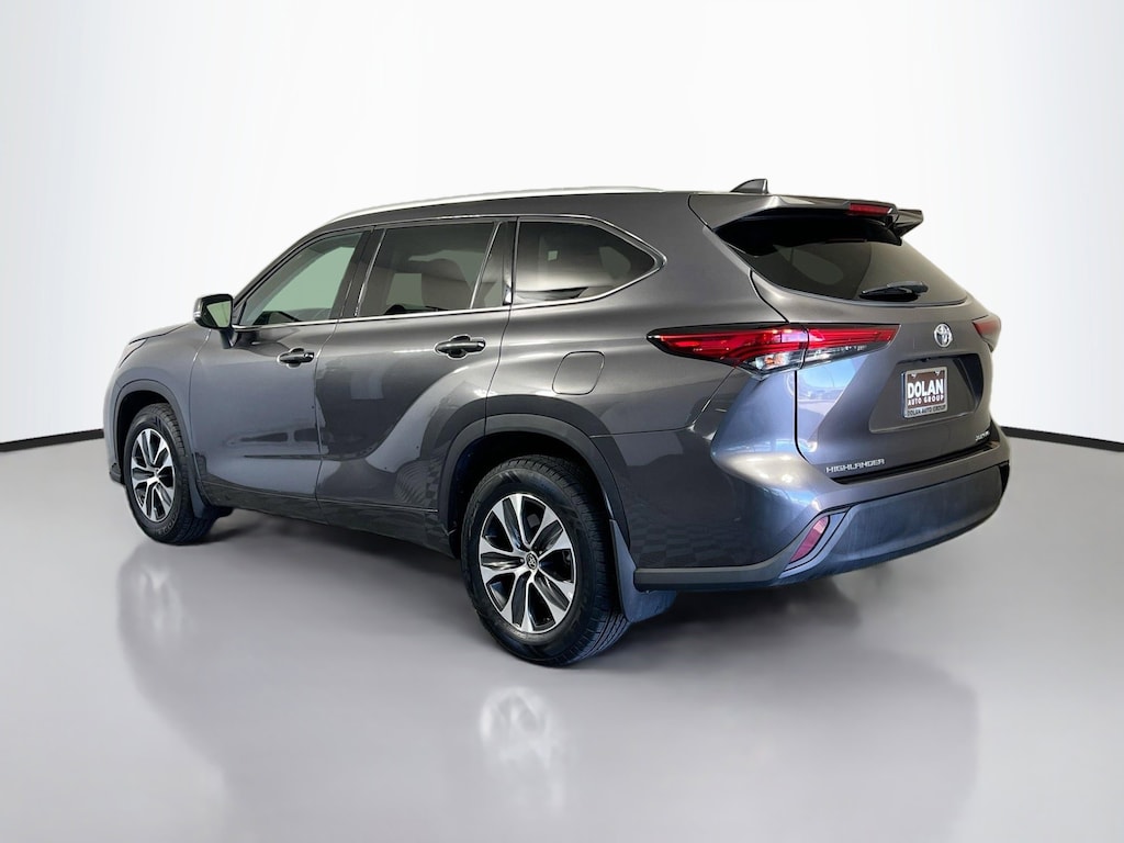 Used 2022 Toyota Highlander XLE SUV