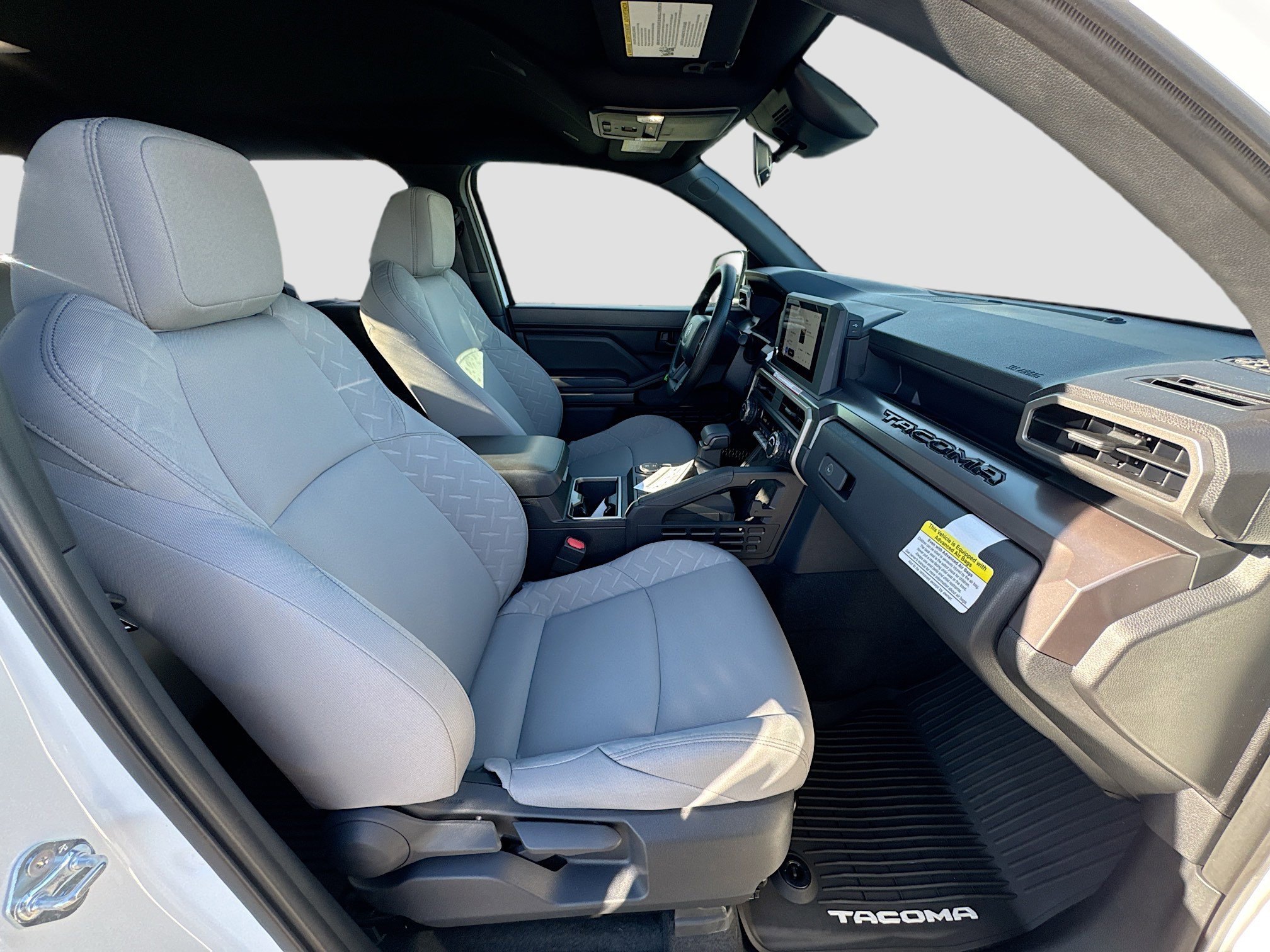 2025 Toyota Tacoma SR5 - Photo 32