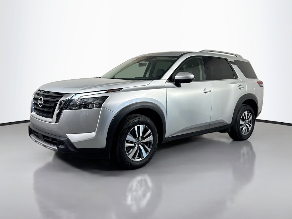 Used 2025 Nissan Pathfinder SL SUV