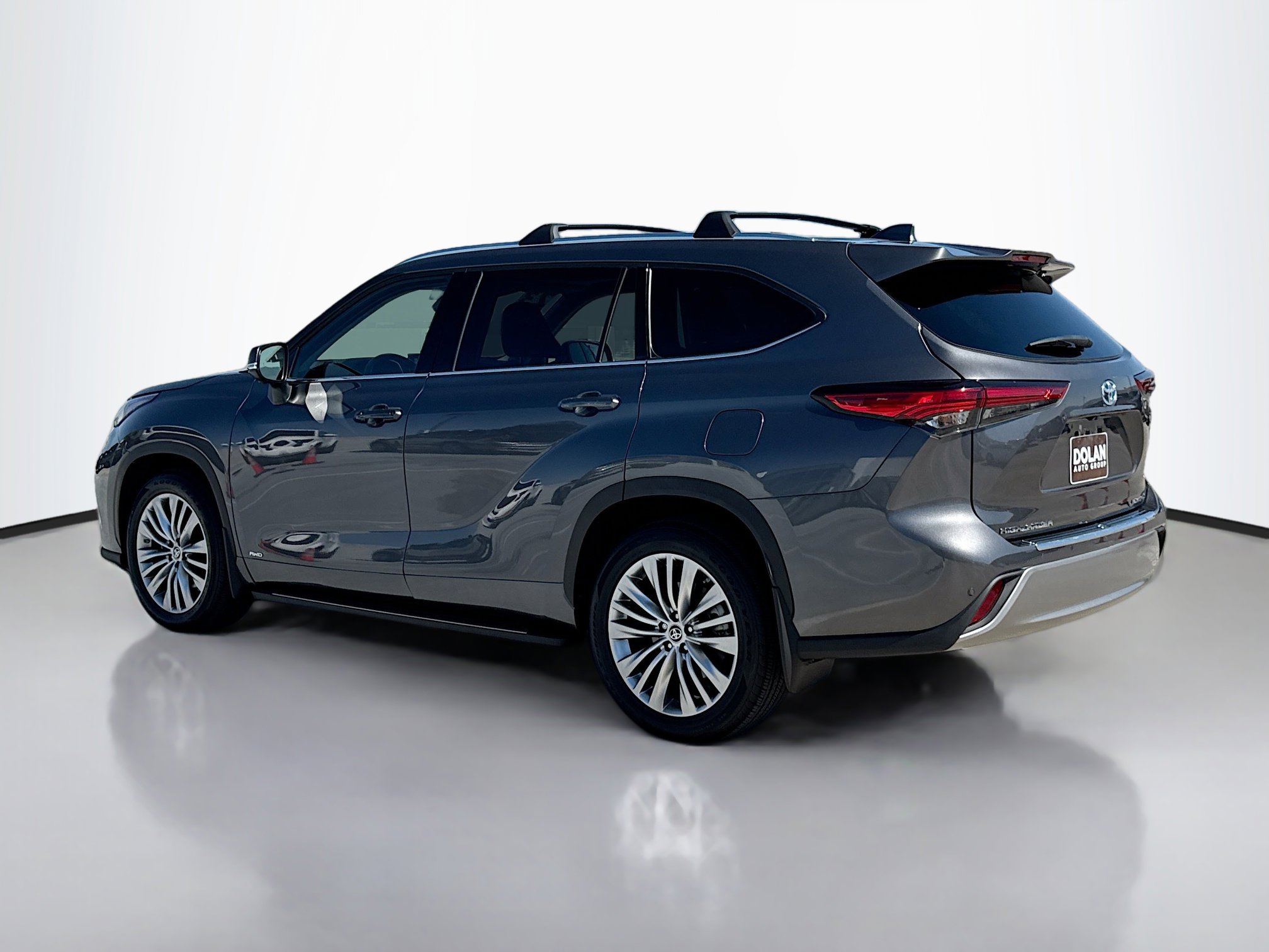 2023 Toyota Highlander Hybrid Platinum photo 4