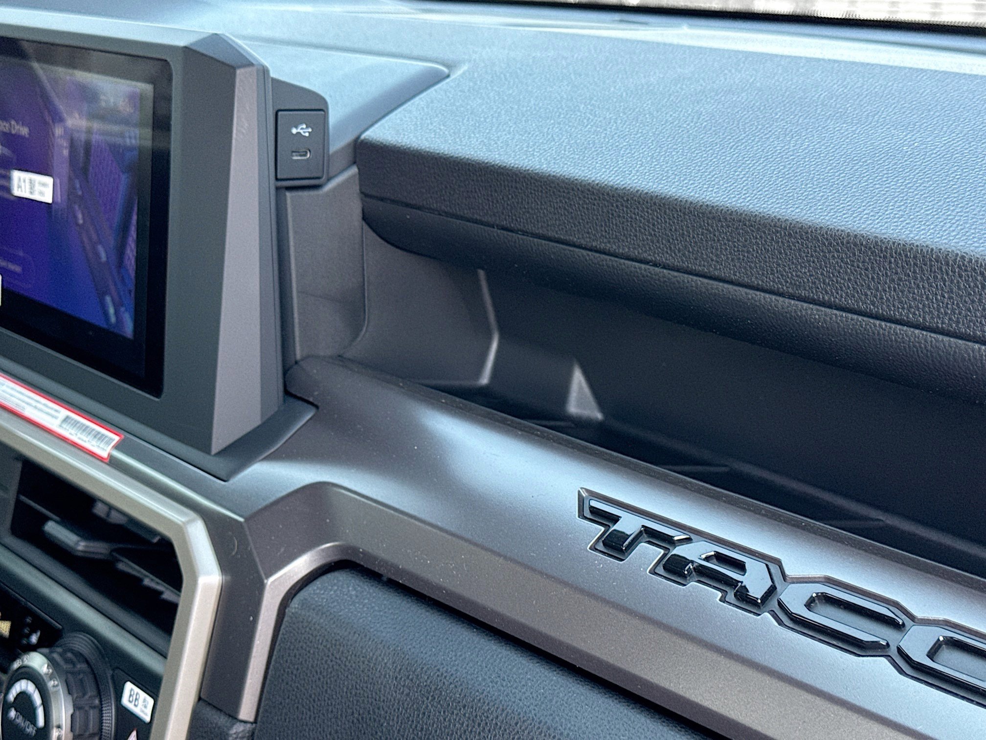 2025 Toyota Tacoma SR5 - Photo 35