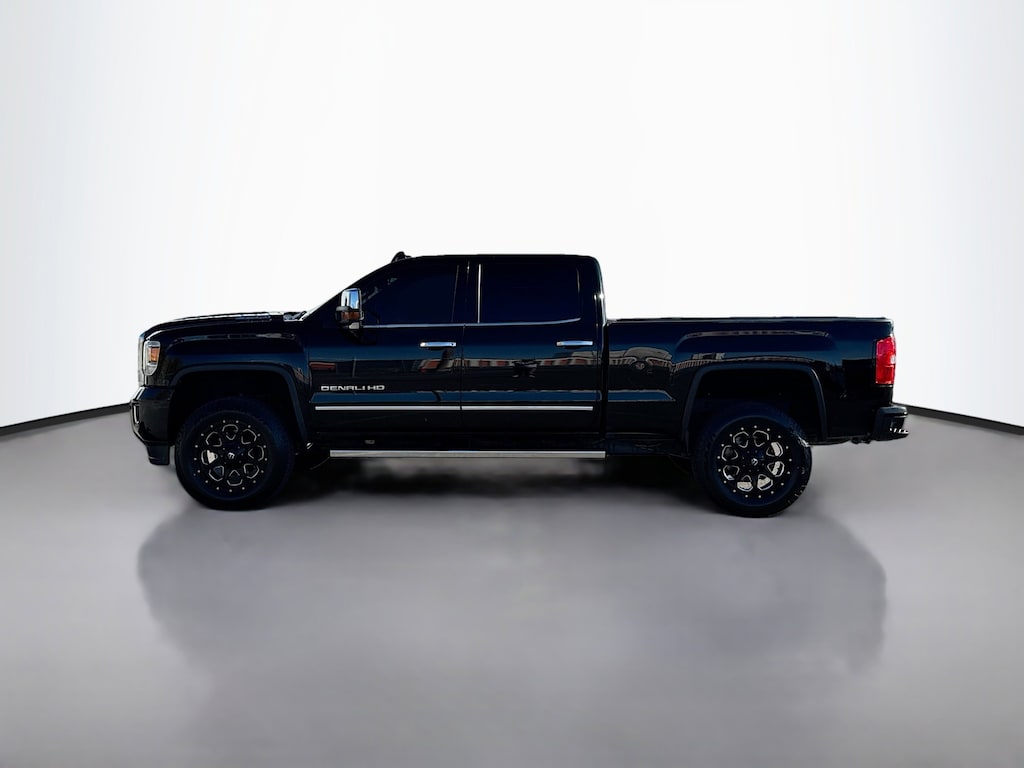 Used 2018 GMC Sierra 2500HD Denali Truck Crew Cab