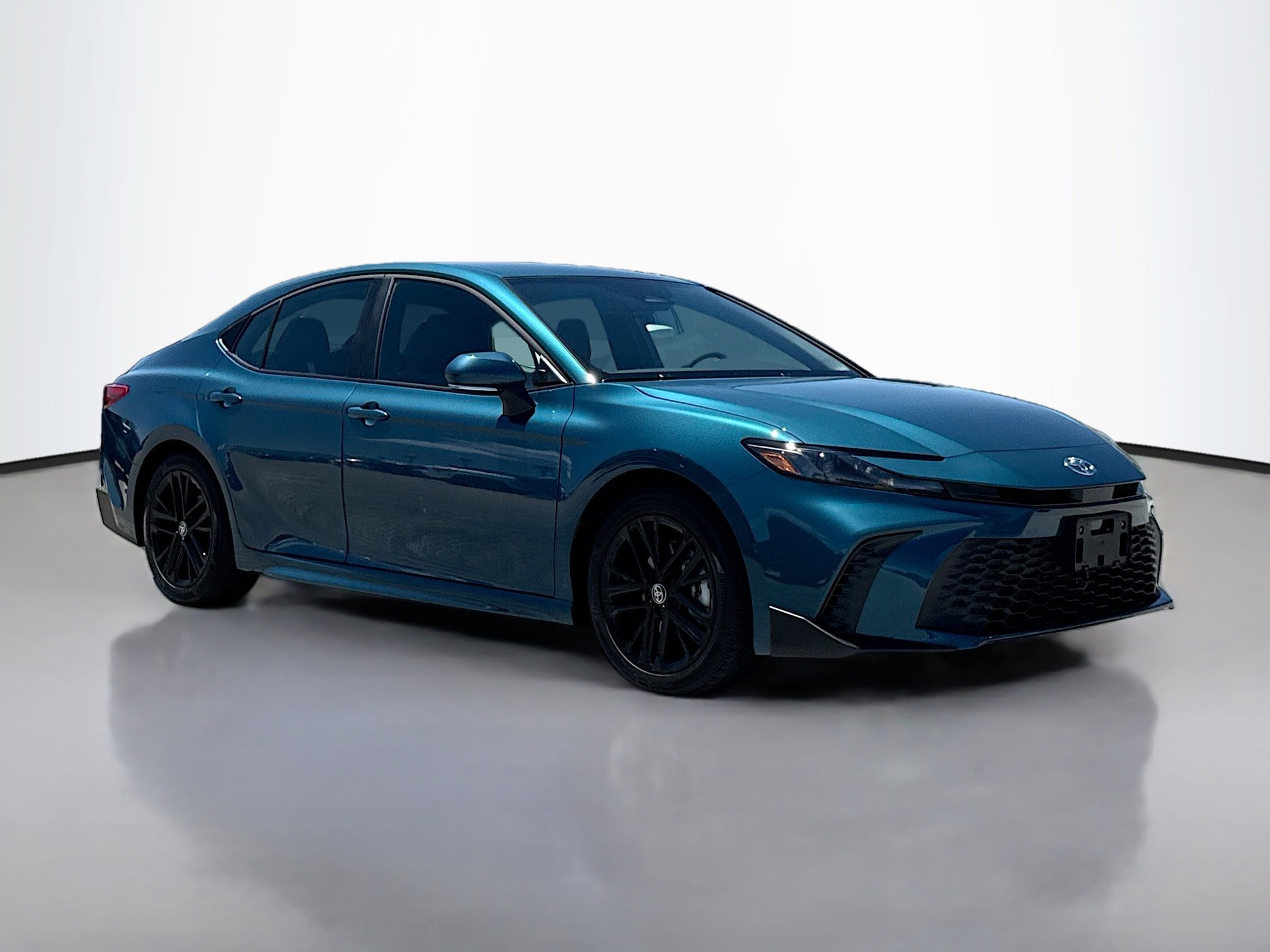 2026 Toyota Camry SE Hybrid's photo