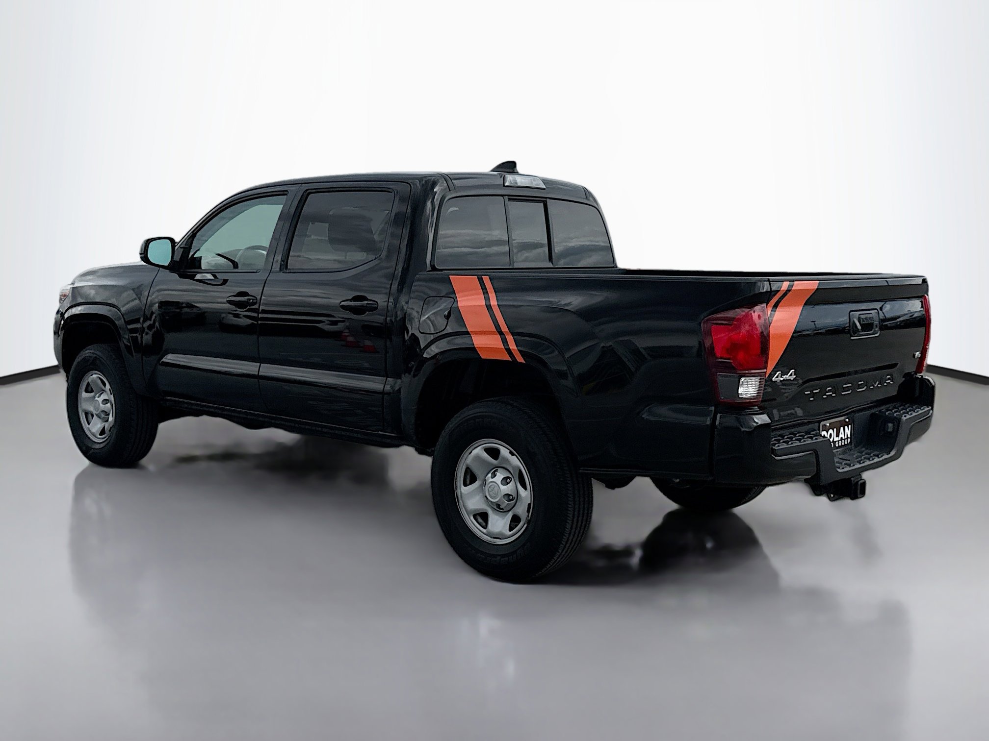 2023 Toyota Tacoma SR photo 4