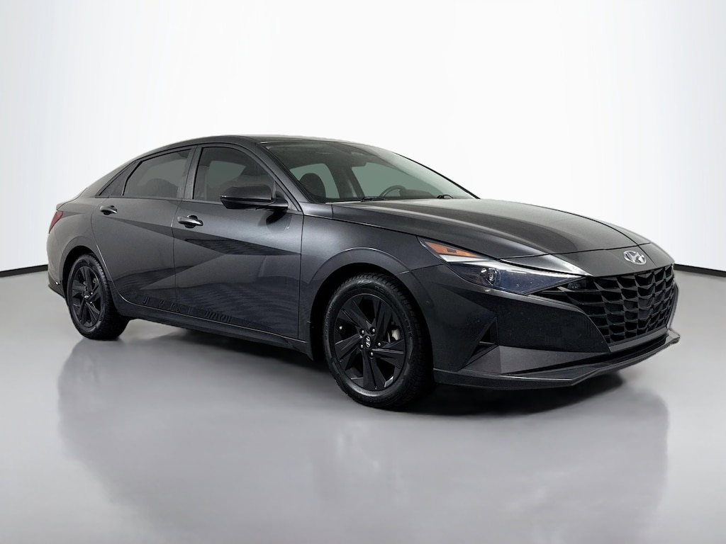Used 2022 Hyundai Elantra SEL Sedan