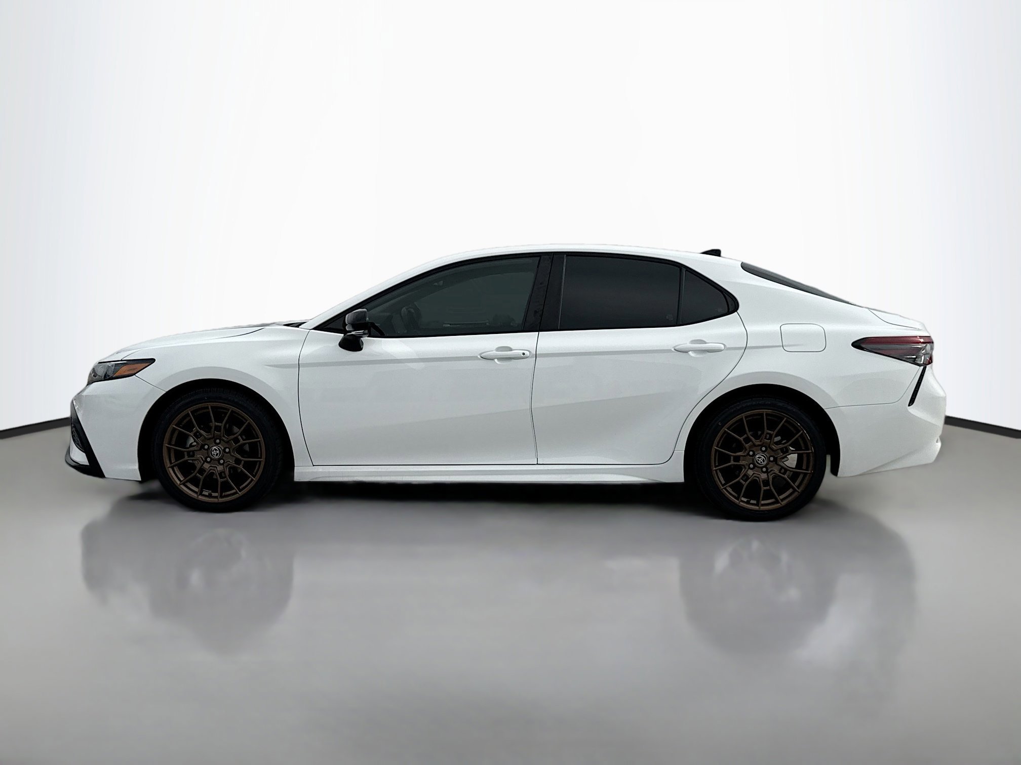 2023 Toyota Camry SE photo 2