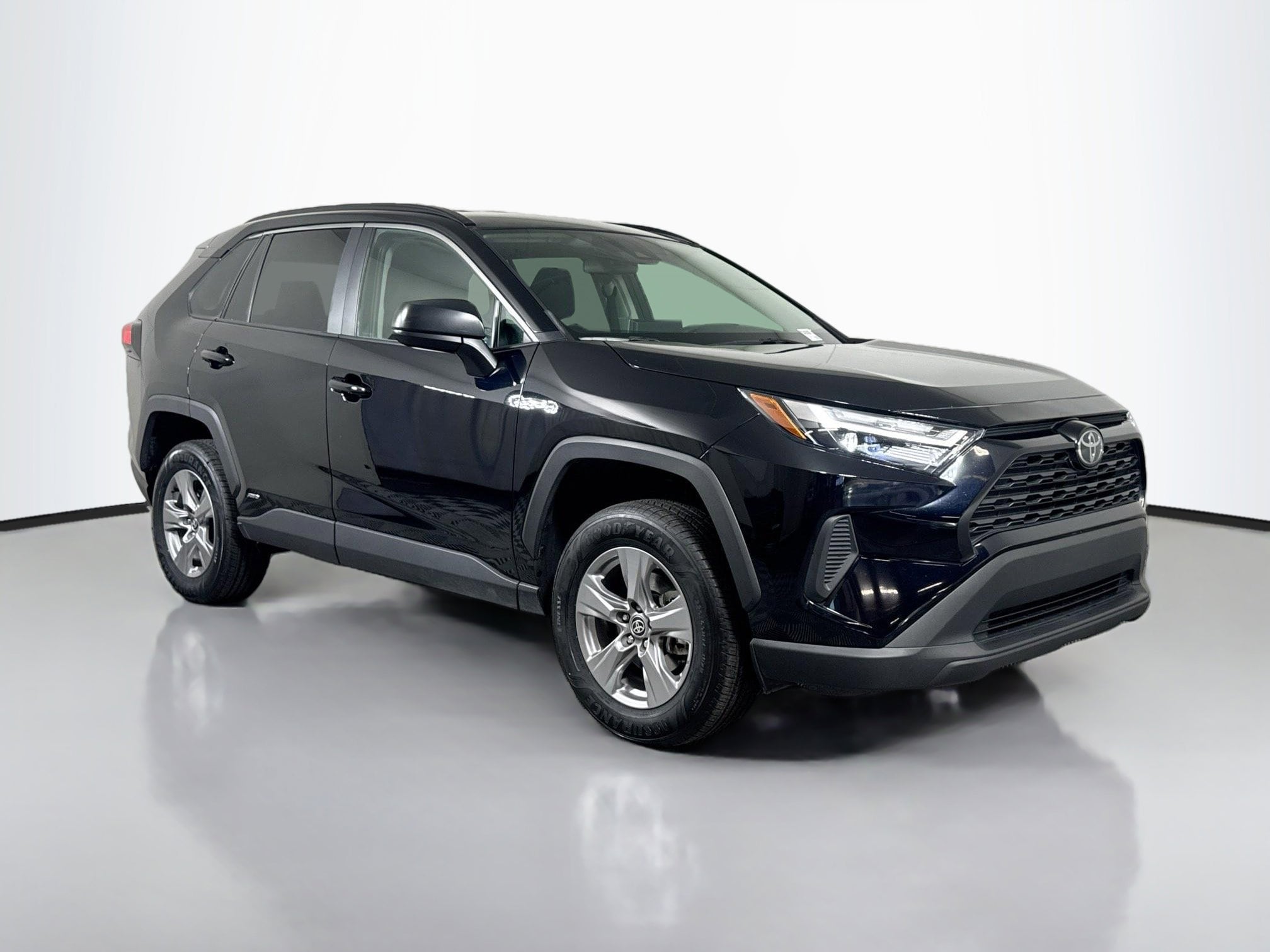 2025 Toyota RAV4 Hybrid LE AWD's photo