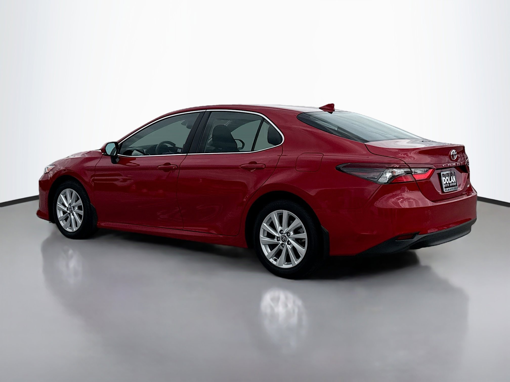 2023 Toyota Camry LE photo 4