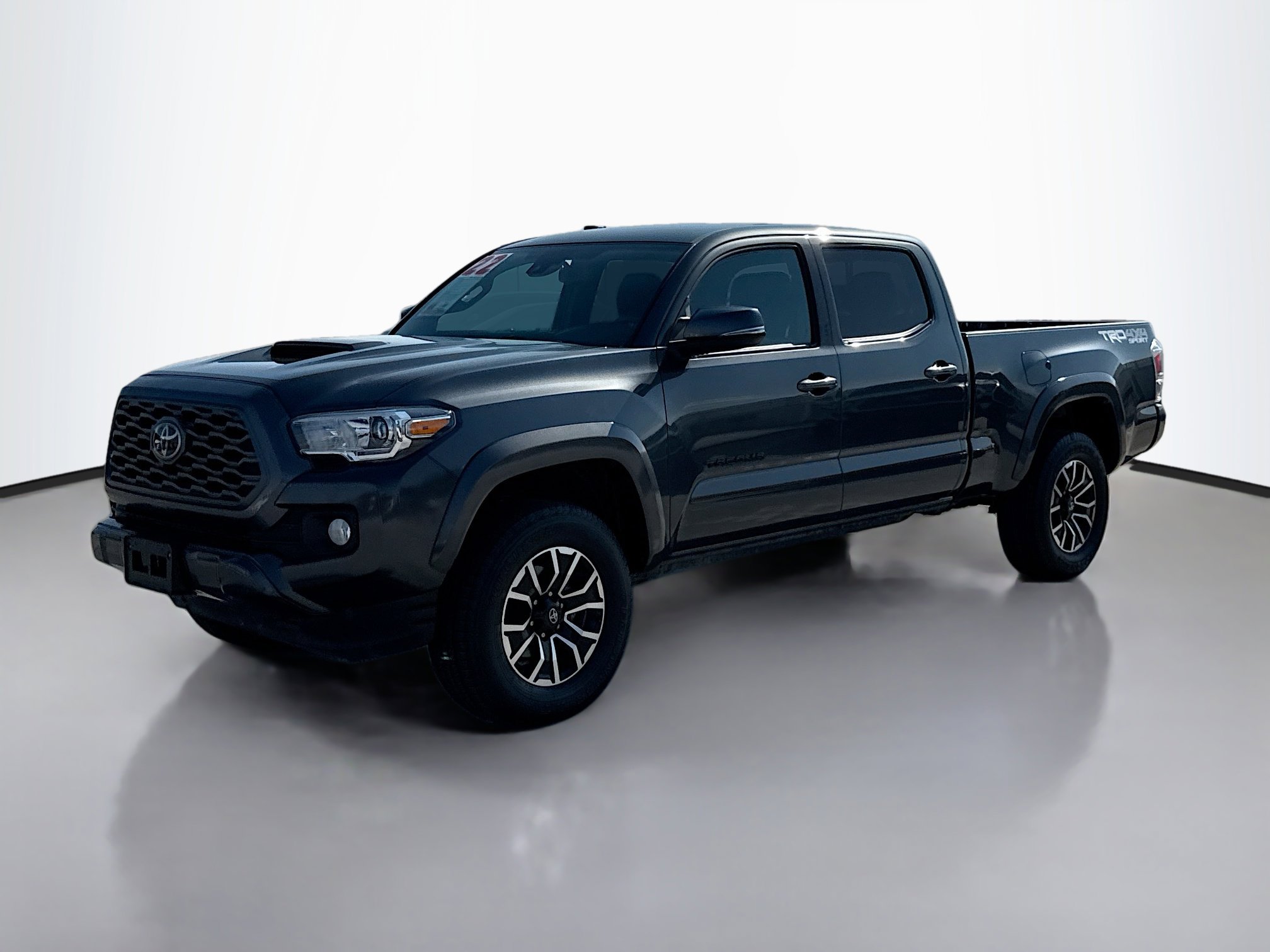 2022 Toyota Tacoma TRD Sport photo 2