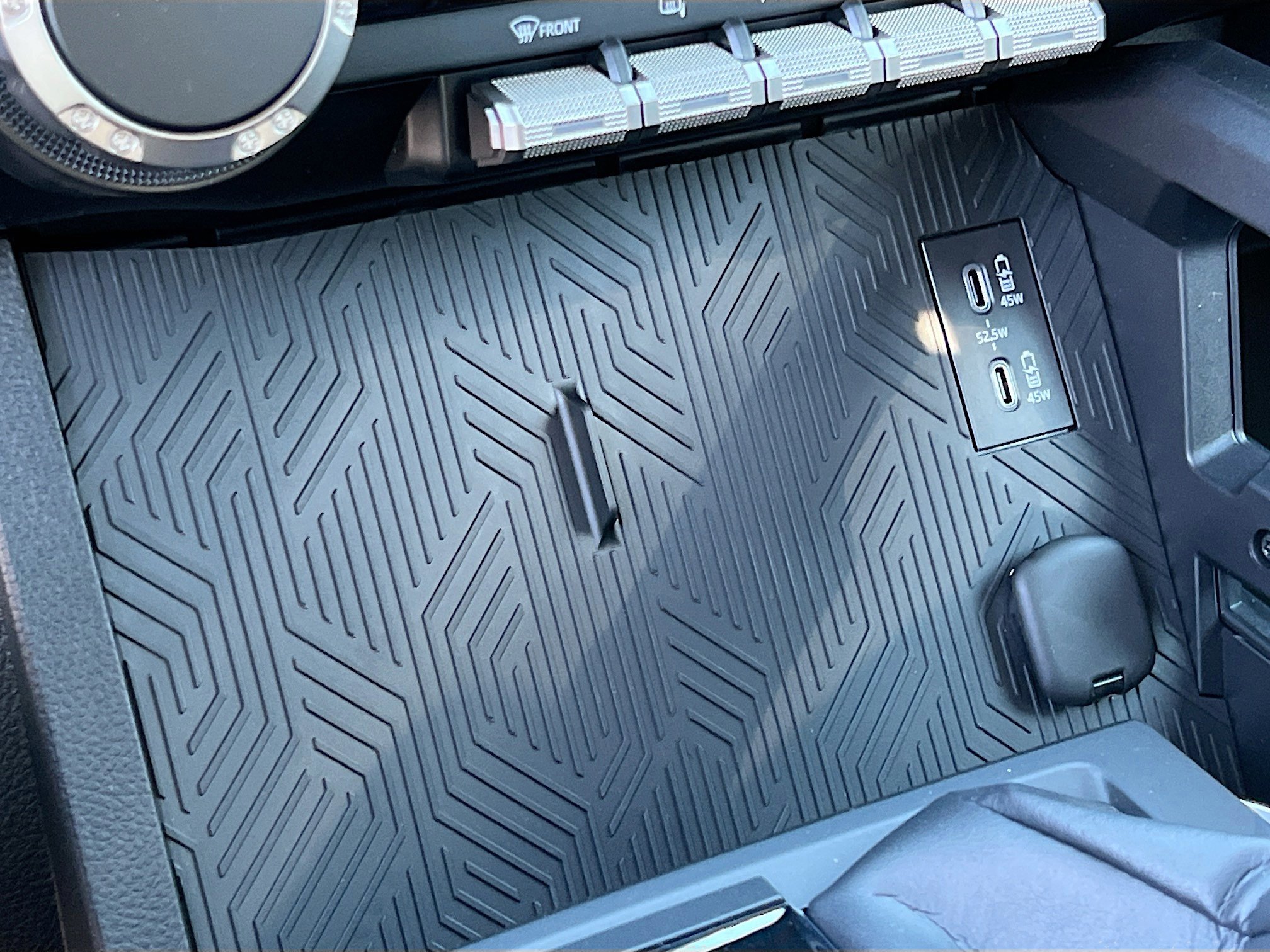 2025 Toyota Tacoma SR - Photo 25