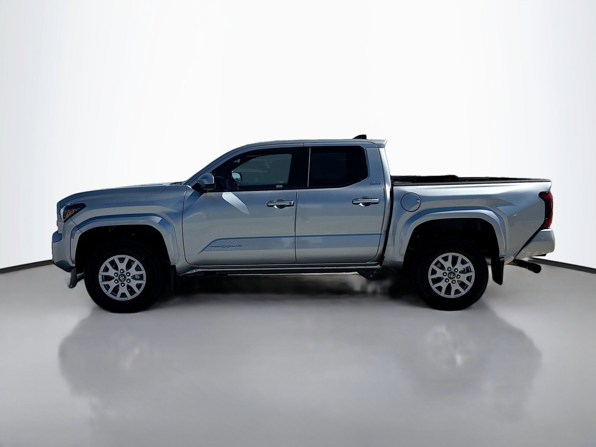 2025 Toyota Tacoma SR5 photo 2