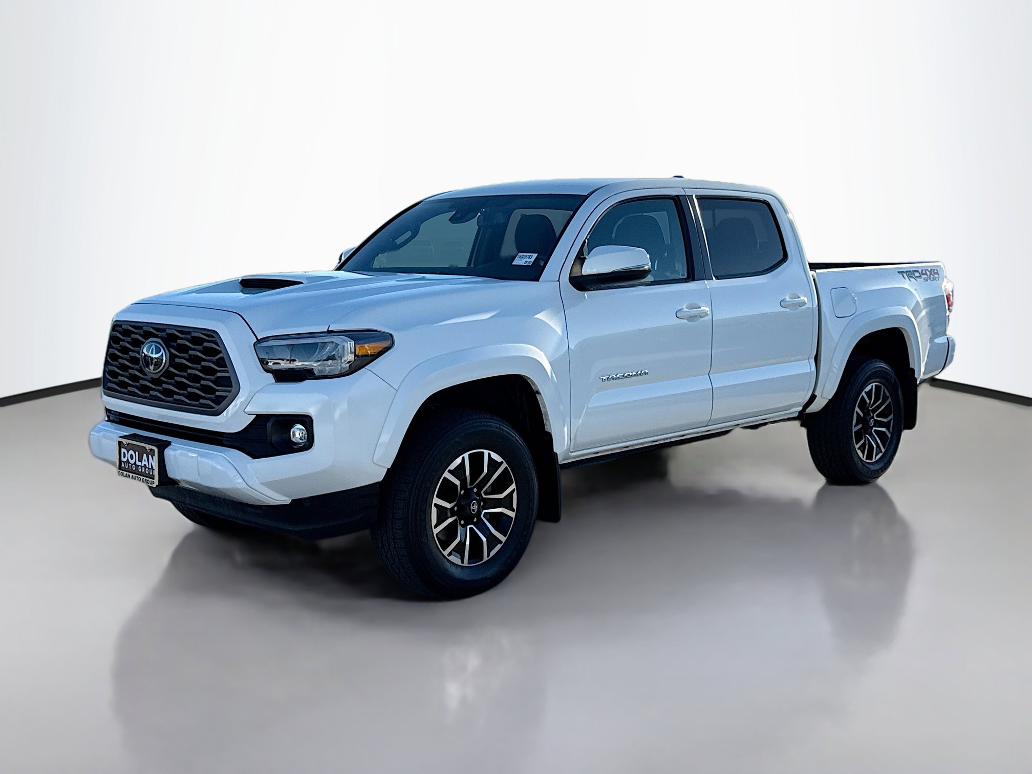 2023 Toyota Tacoma TRD Sport photo 2