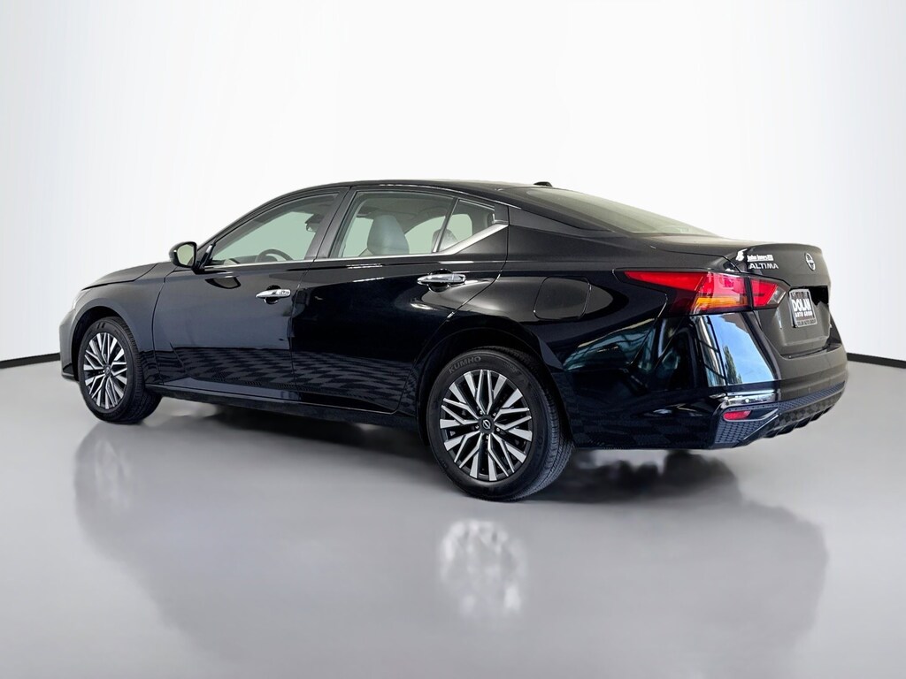 Used 2025 Nissan Altima 2.5 SV Sedan