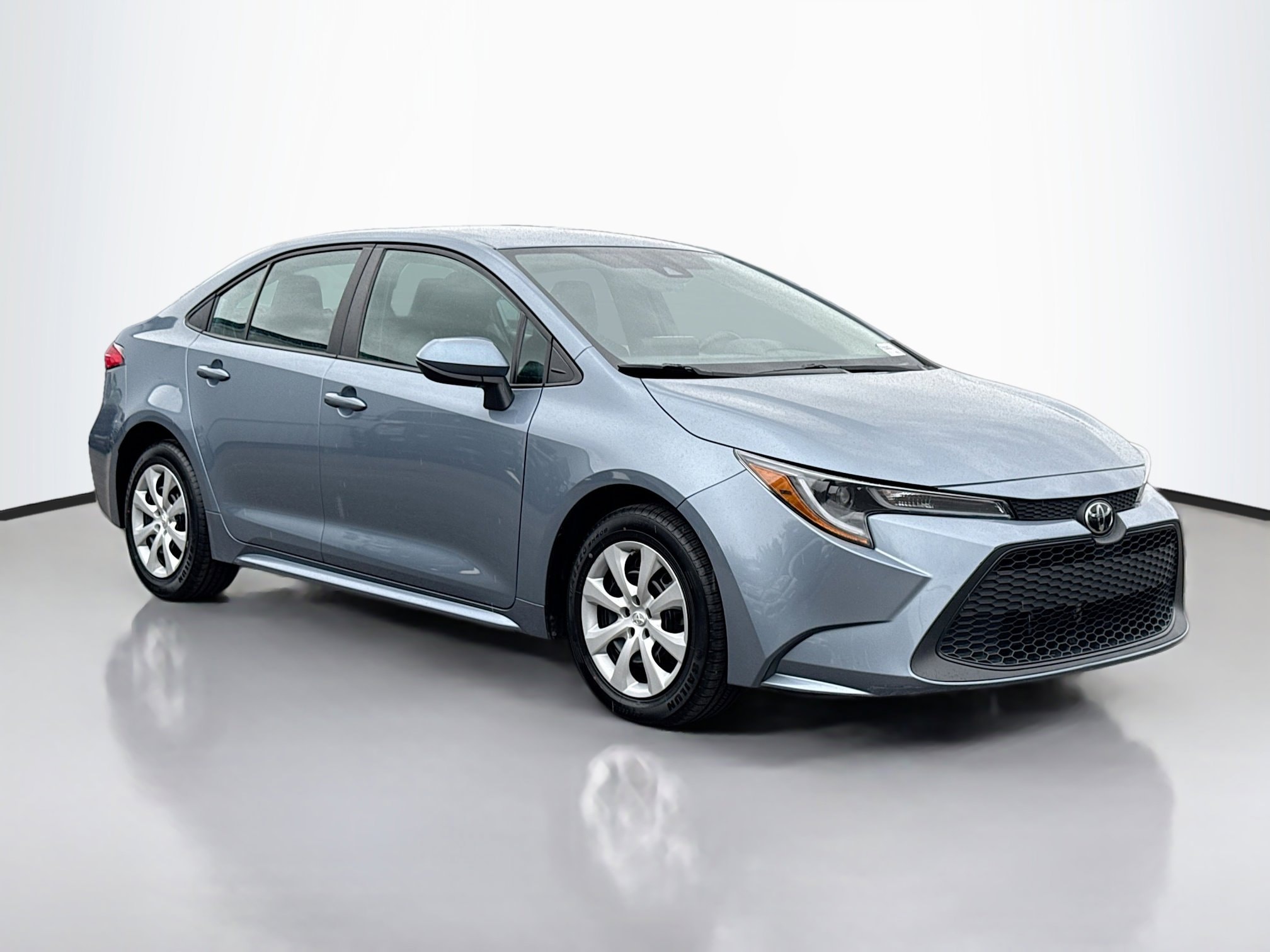 Used 2022 Toyota Corolla LE with VIN 5YFEPMAE2NP378014 for sale in Kansas City