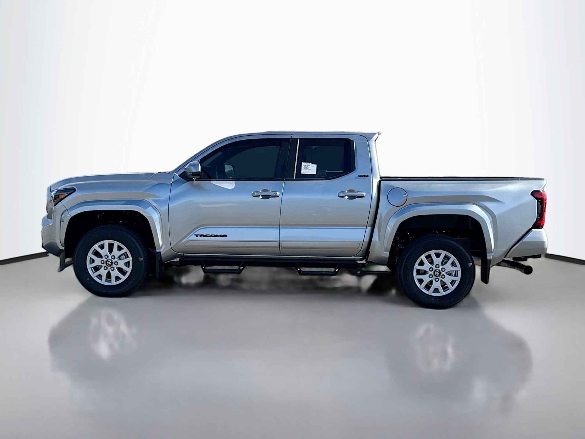 2025 Toyota Tacoma SR5 photo 3